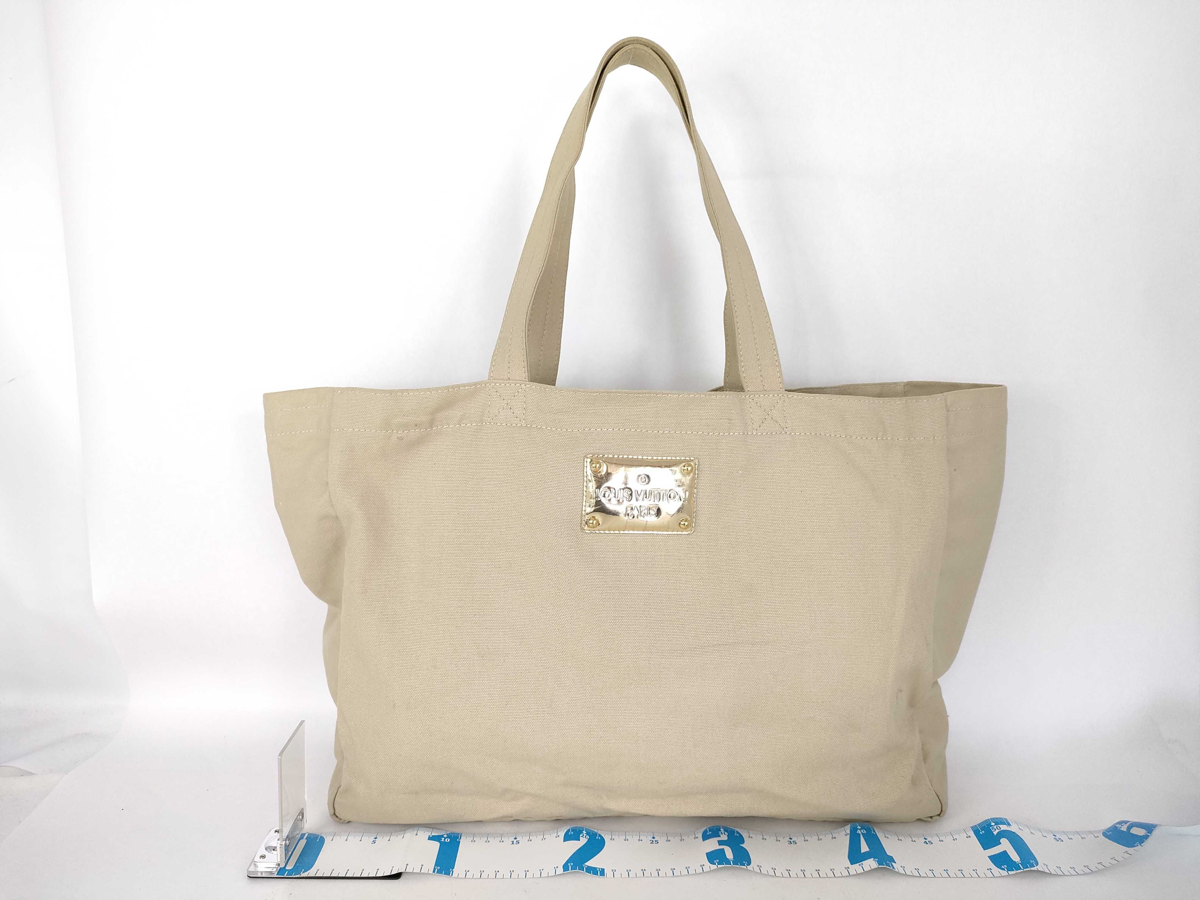 LOVE Tote Bag — view 2
