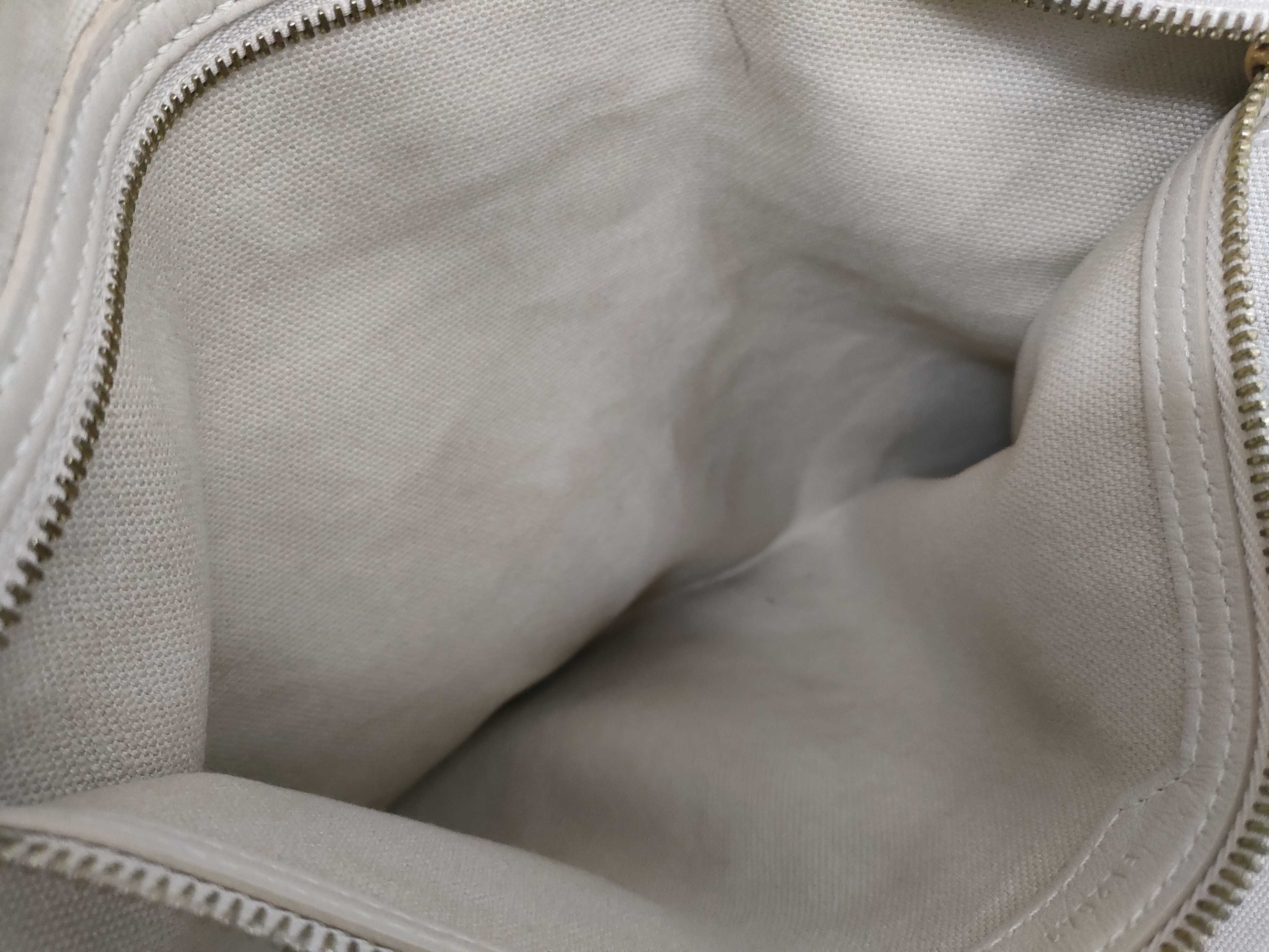 LOVE Tote Bag — view 9
