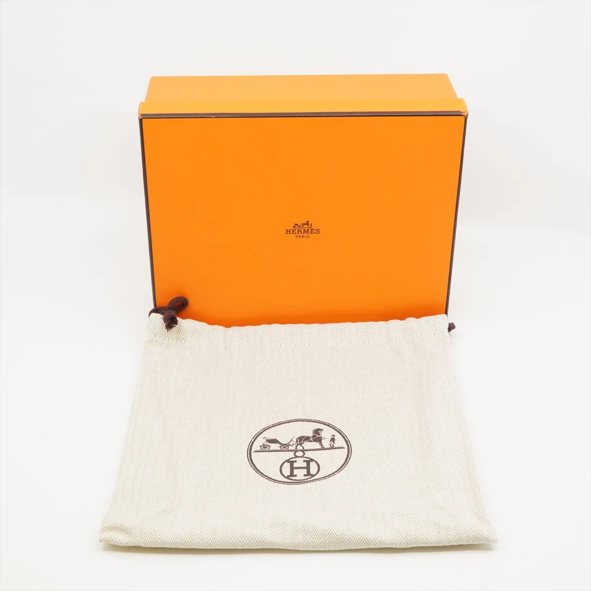 Evelyne 1 TPM Taurillon Clemence Shoulder Bag, Etoupe, Gold Hardware, Z: 2021, Dust bag included. — view 11