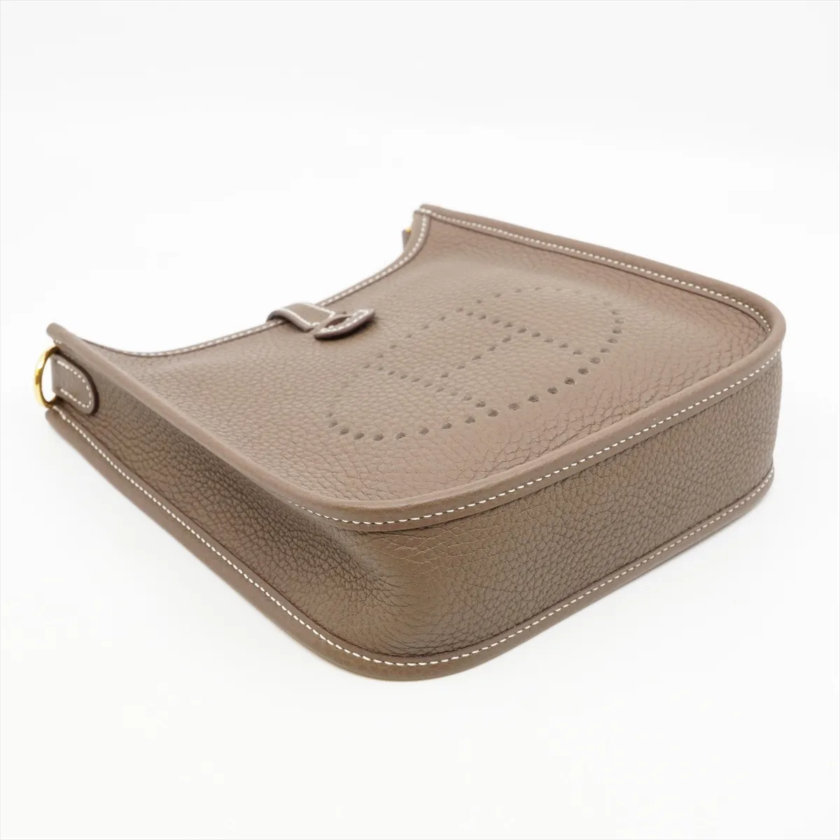 Evelyne 1 TPM Taurillon Clemence Shoulder Bag, Etoupe, Gold Hardware, Z: 2021, Dust bag included. — view 4