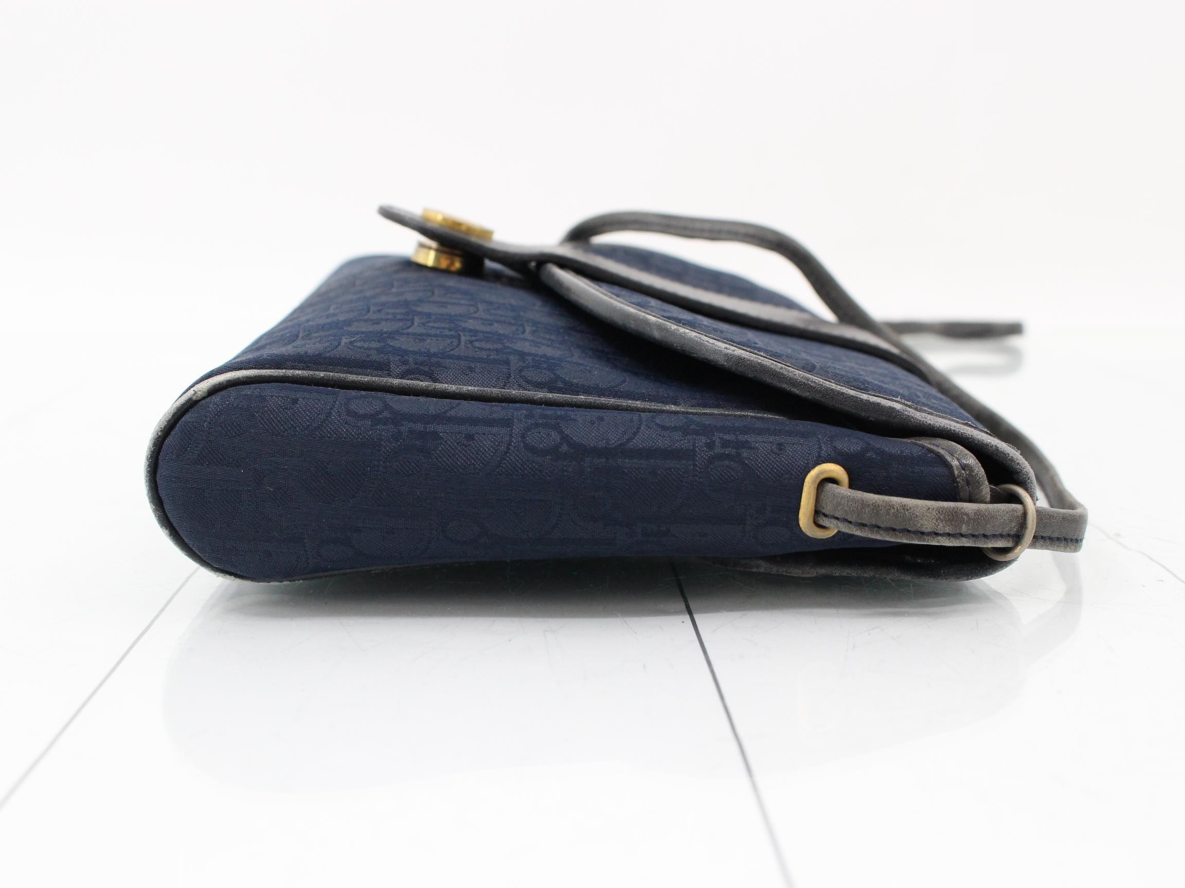 shoulder bag — view 3
