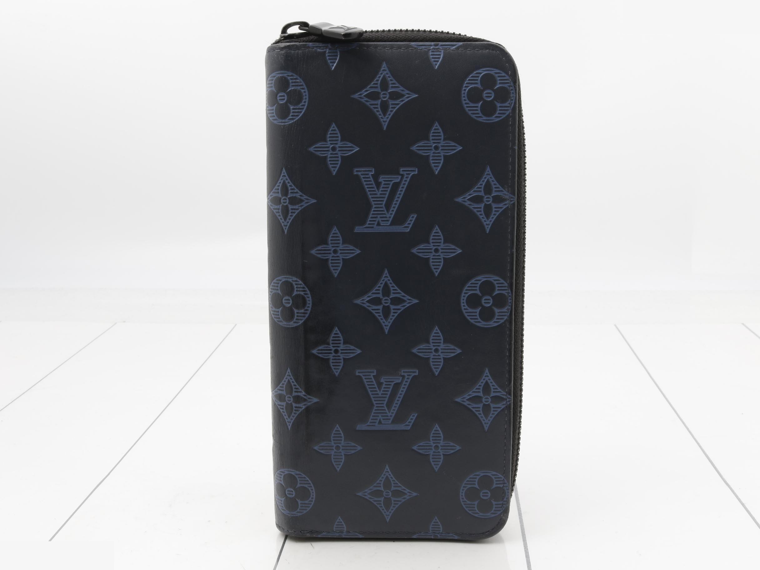 Zippy Wallet Vertical Monogram Shadow