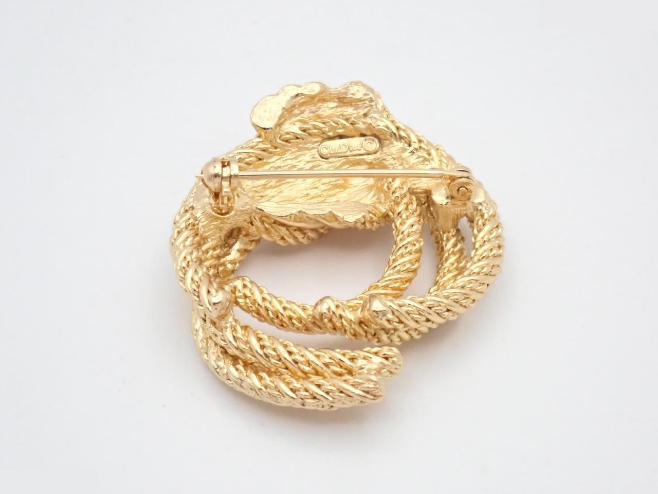 Rope knot brooch — view 2