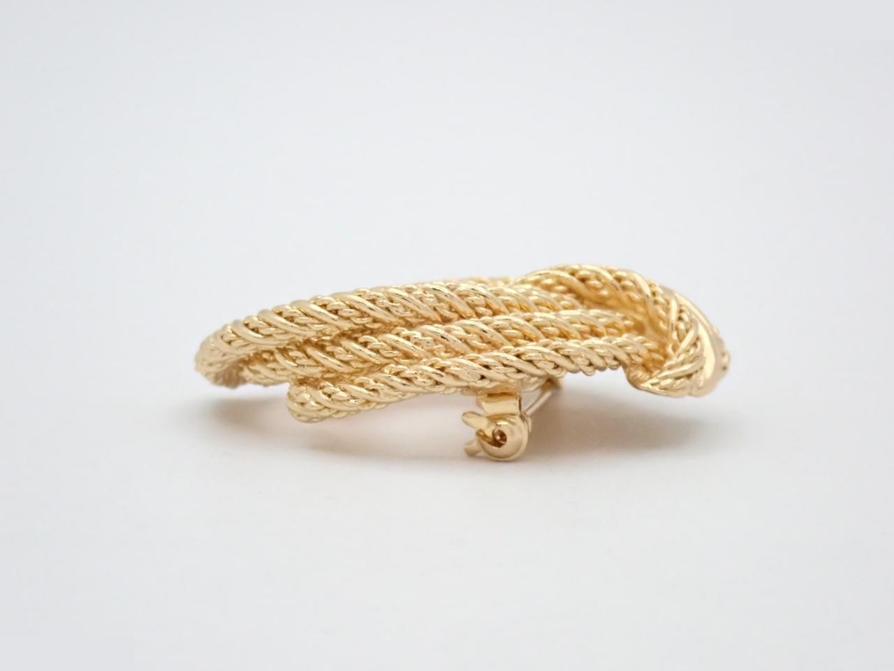 Rope knot brooch — view 3