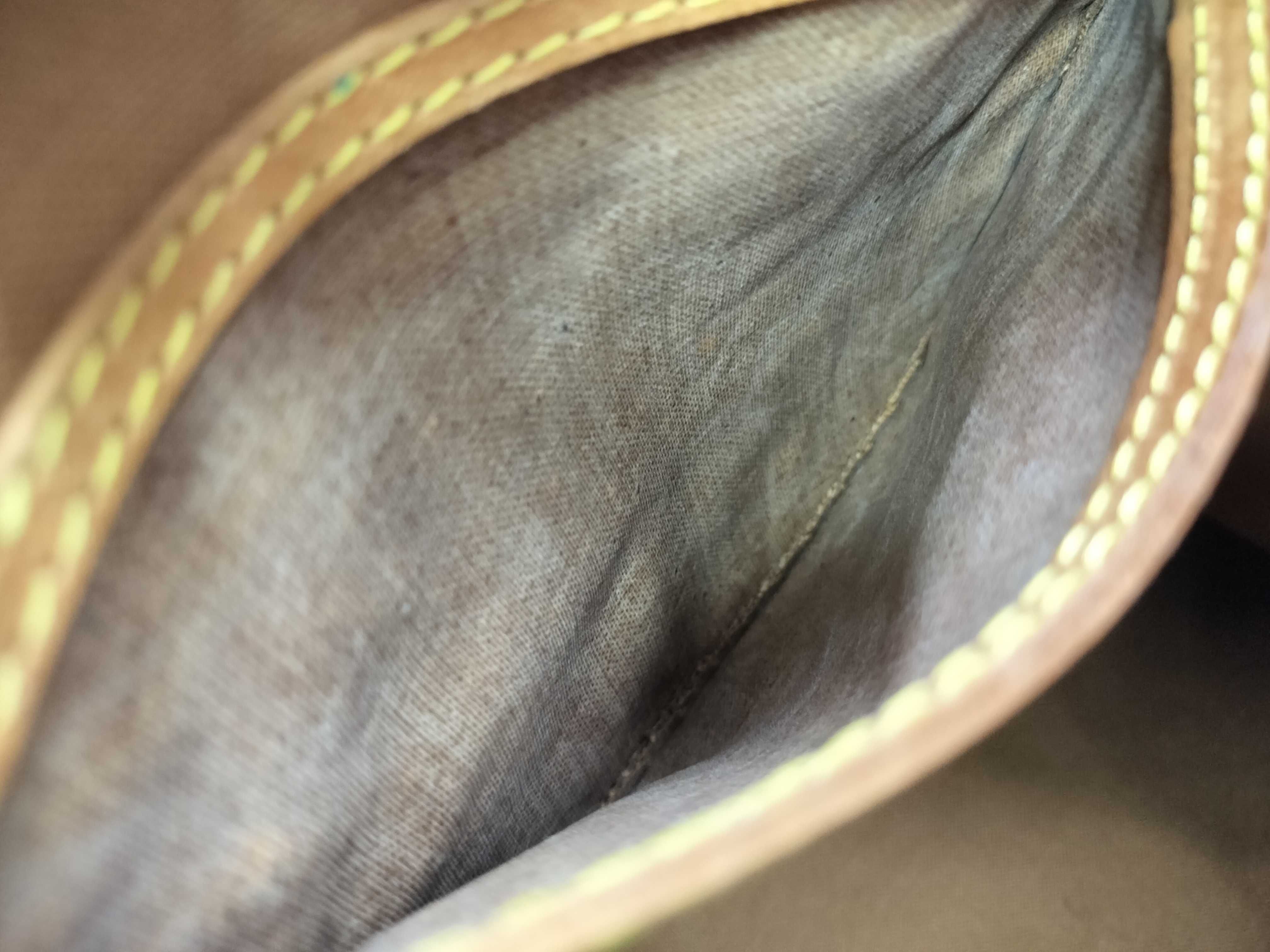 Monogram Louis Vuitton Speedy 40 Handbag — view 11