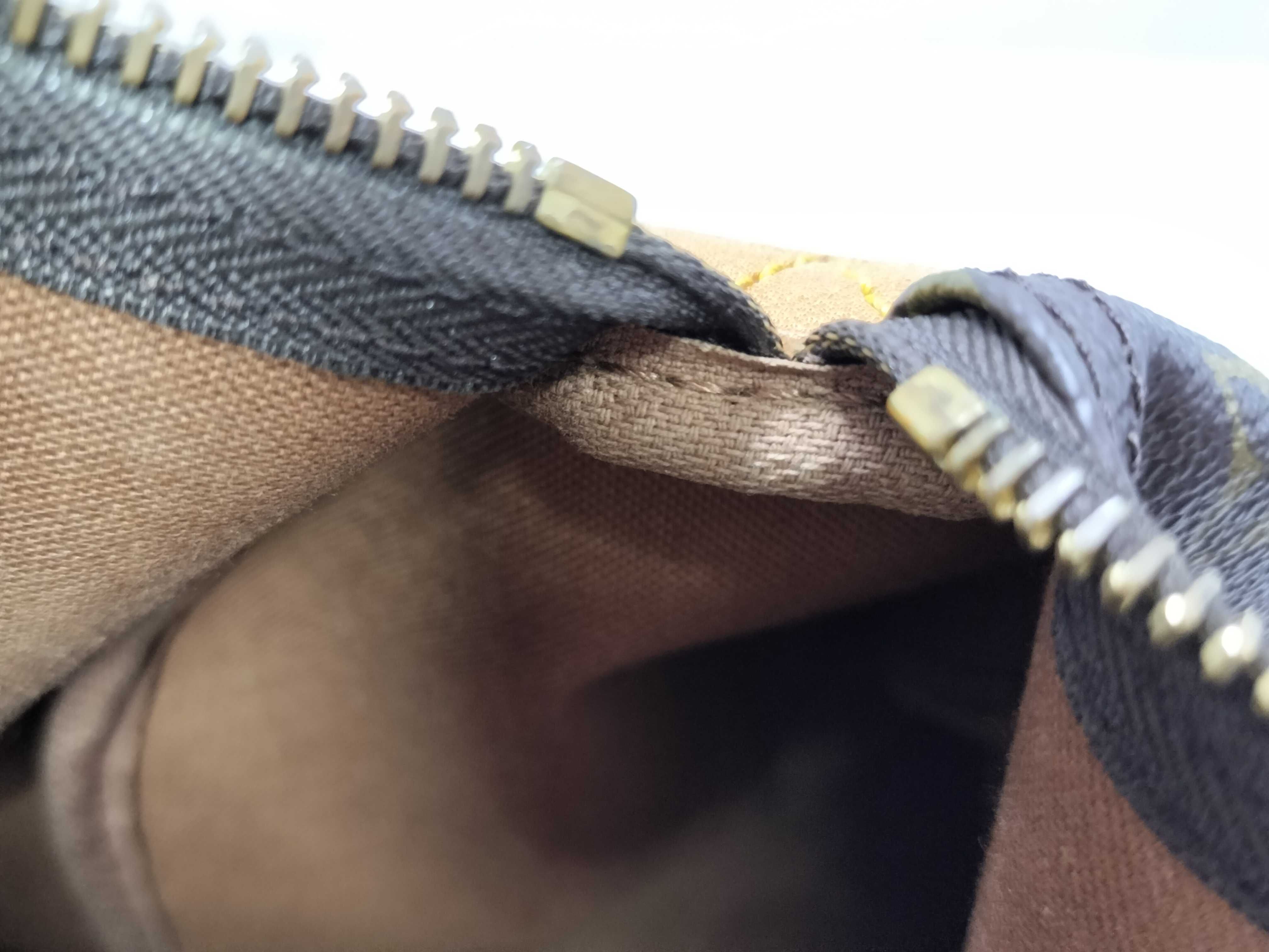 Monogram Louis Vuitton Speedy 40 Handbag — view 12