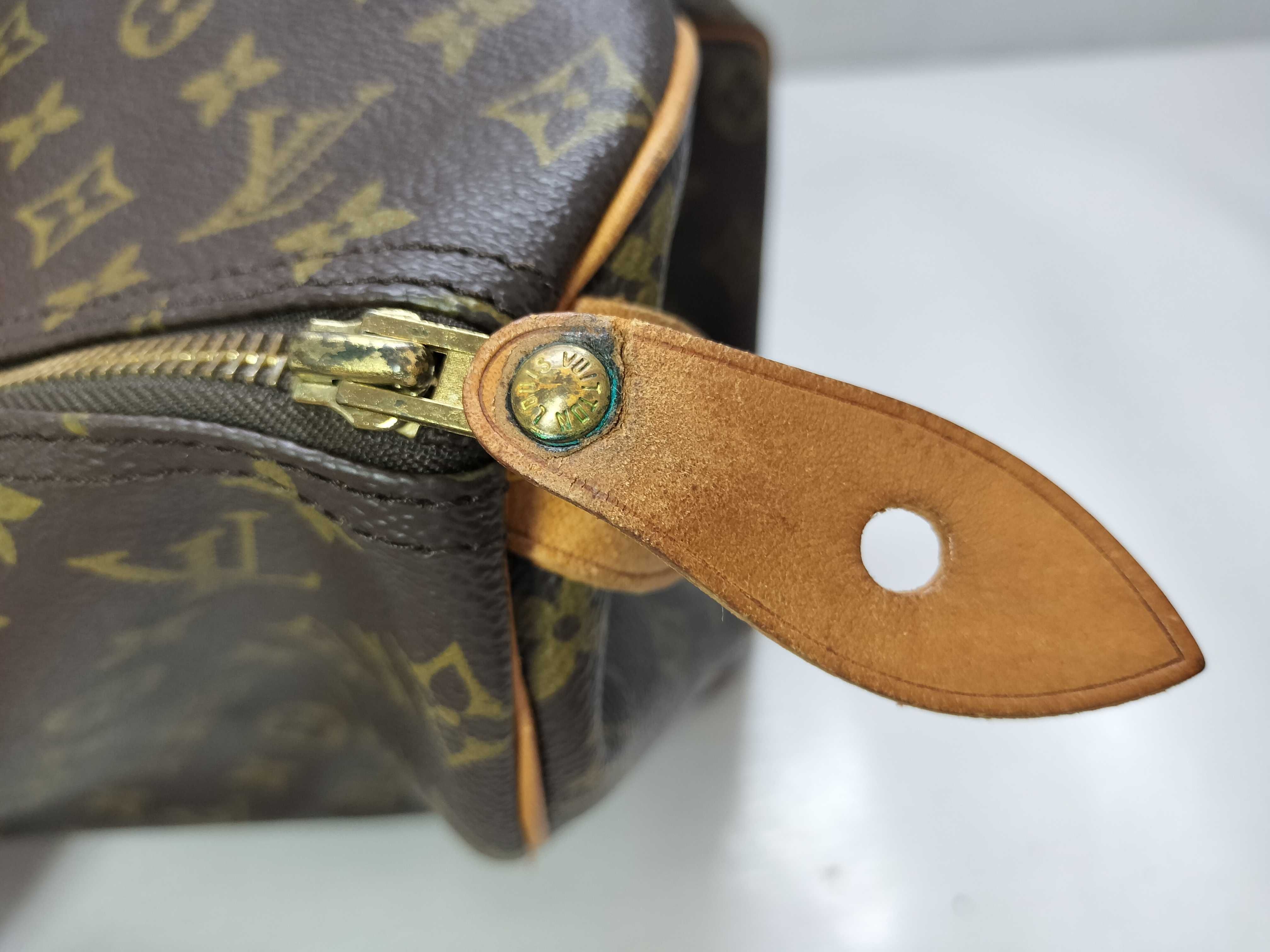 Monogram Louis Vuitton Speedy 40 Handbag — view 14