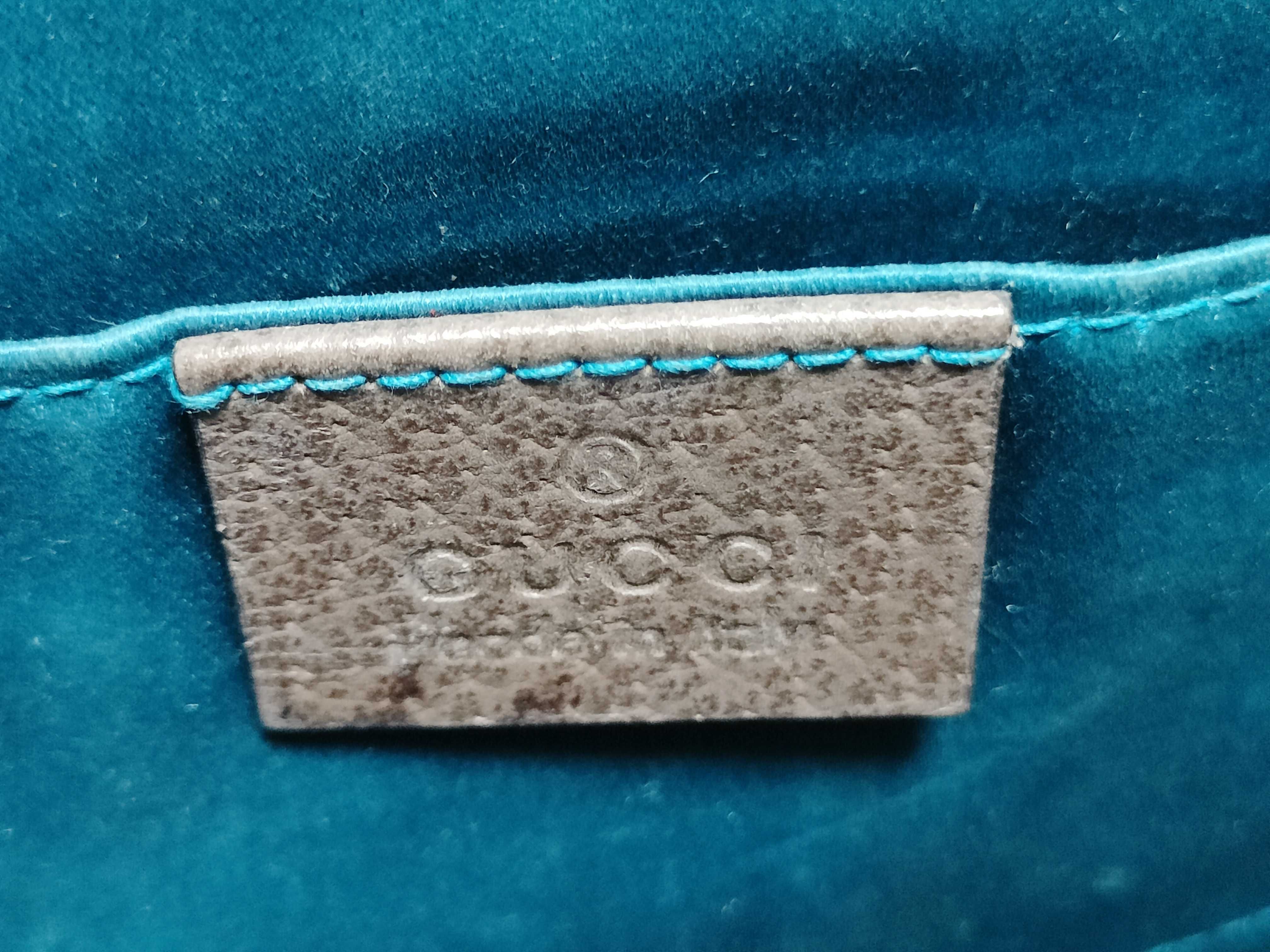 GG Supreme Shoulder Bag — view 11