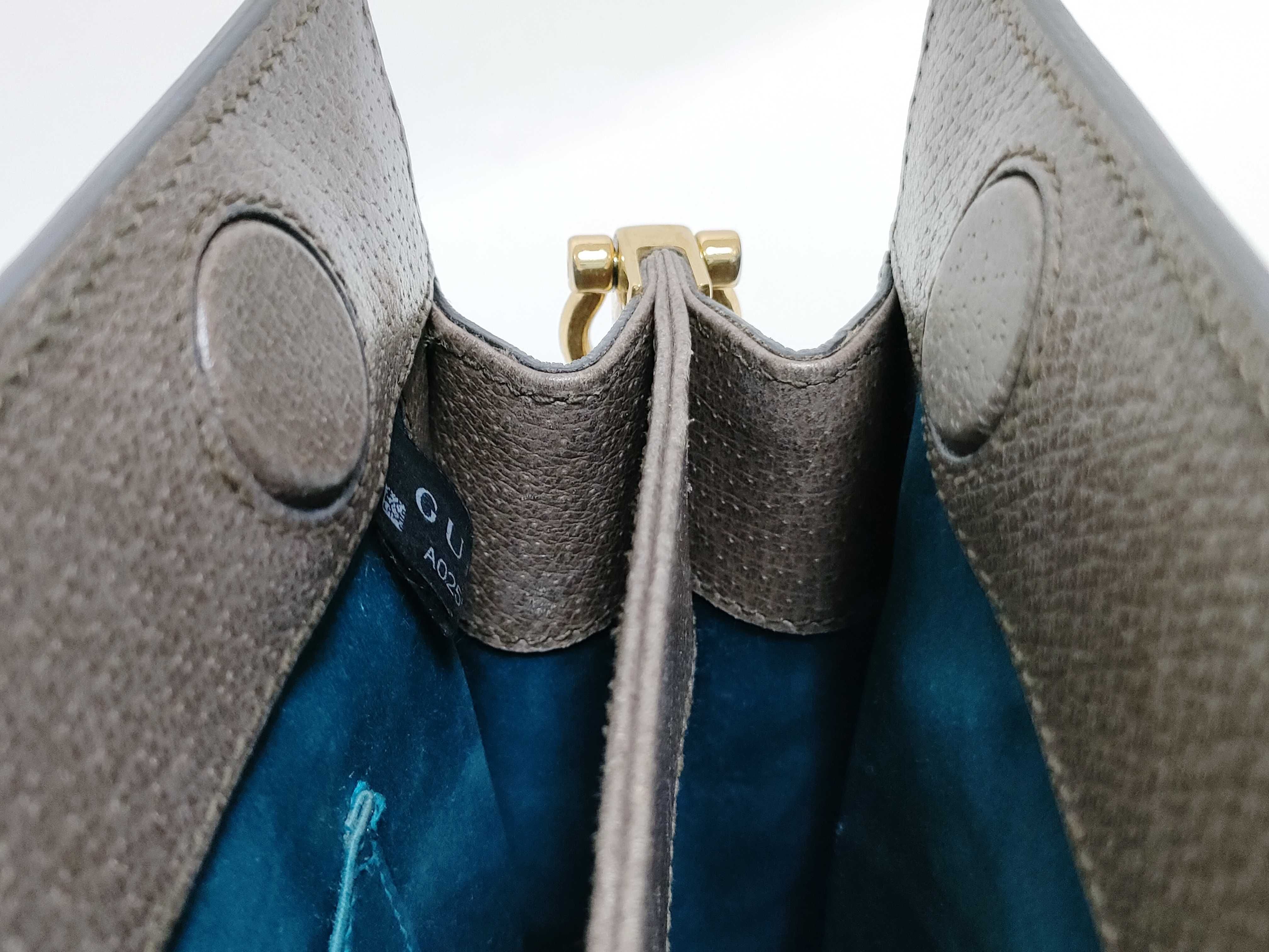 GG Supreme Shoulder Bag — view 8