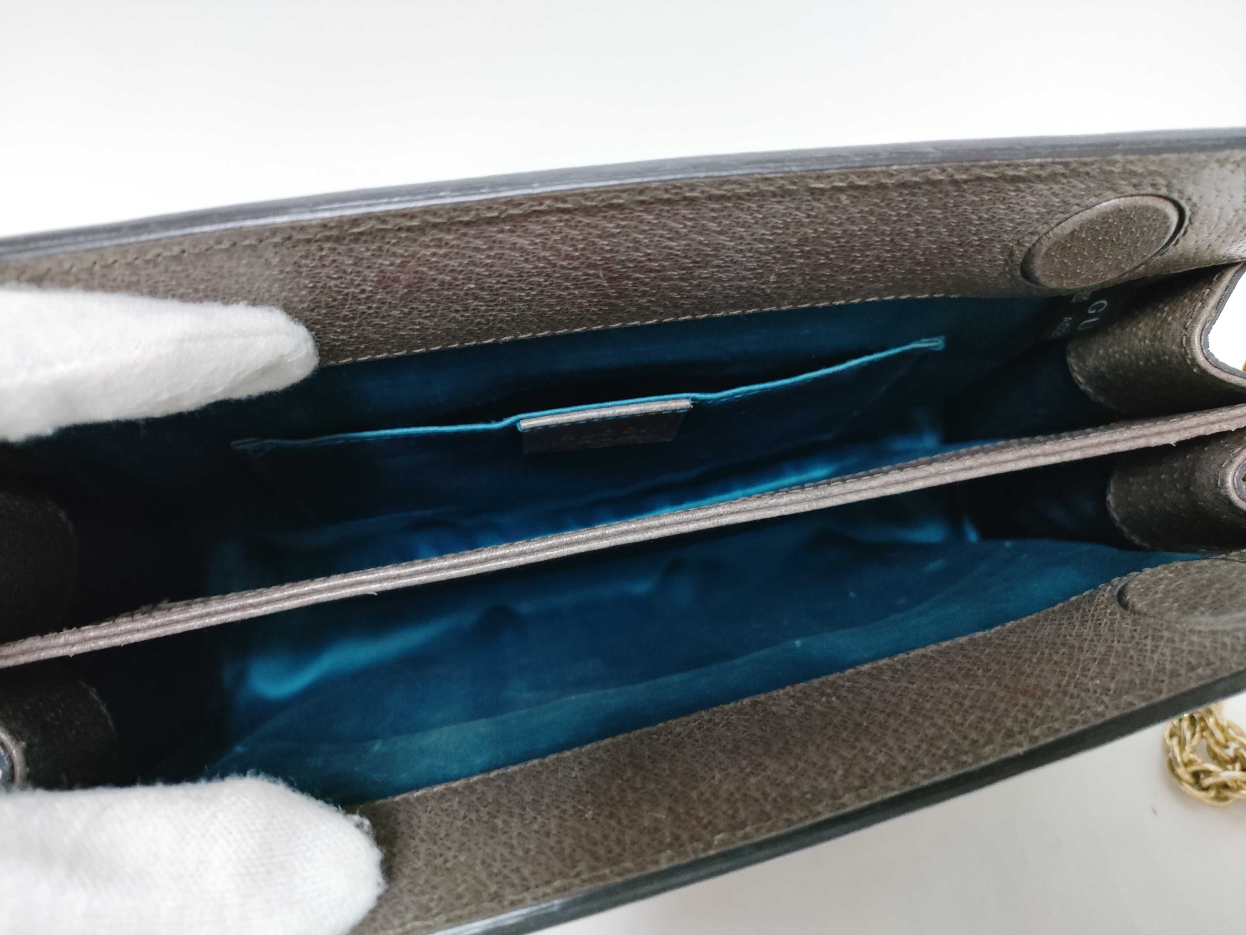 GG Supreme Shoulder Bag — view 9