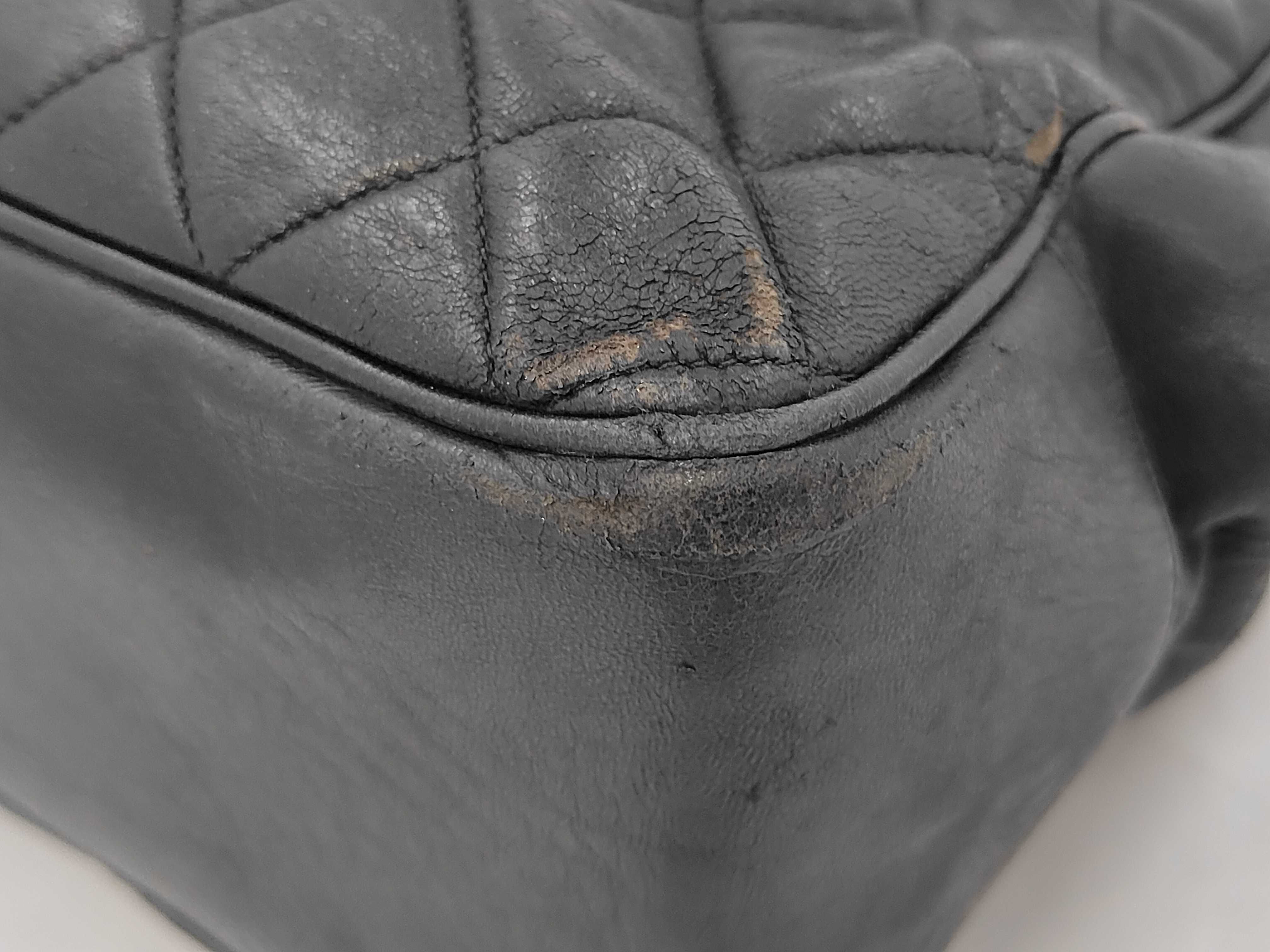 Matelassé Chain Tote Bag (Black) — view 4