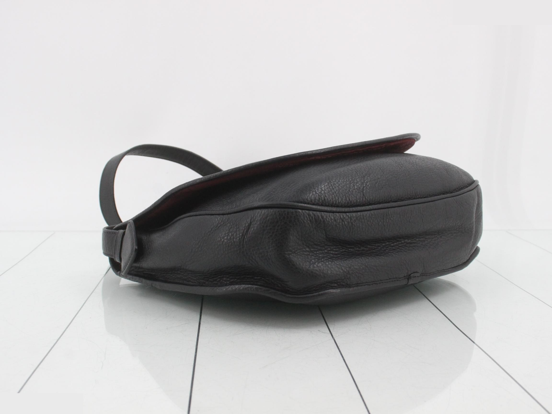 Embossed logo, black messenger bag, half-moon design, shoulder bag, item number 368 — view 5