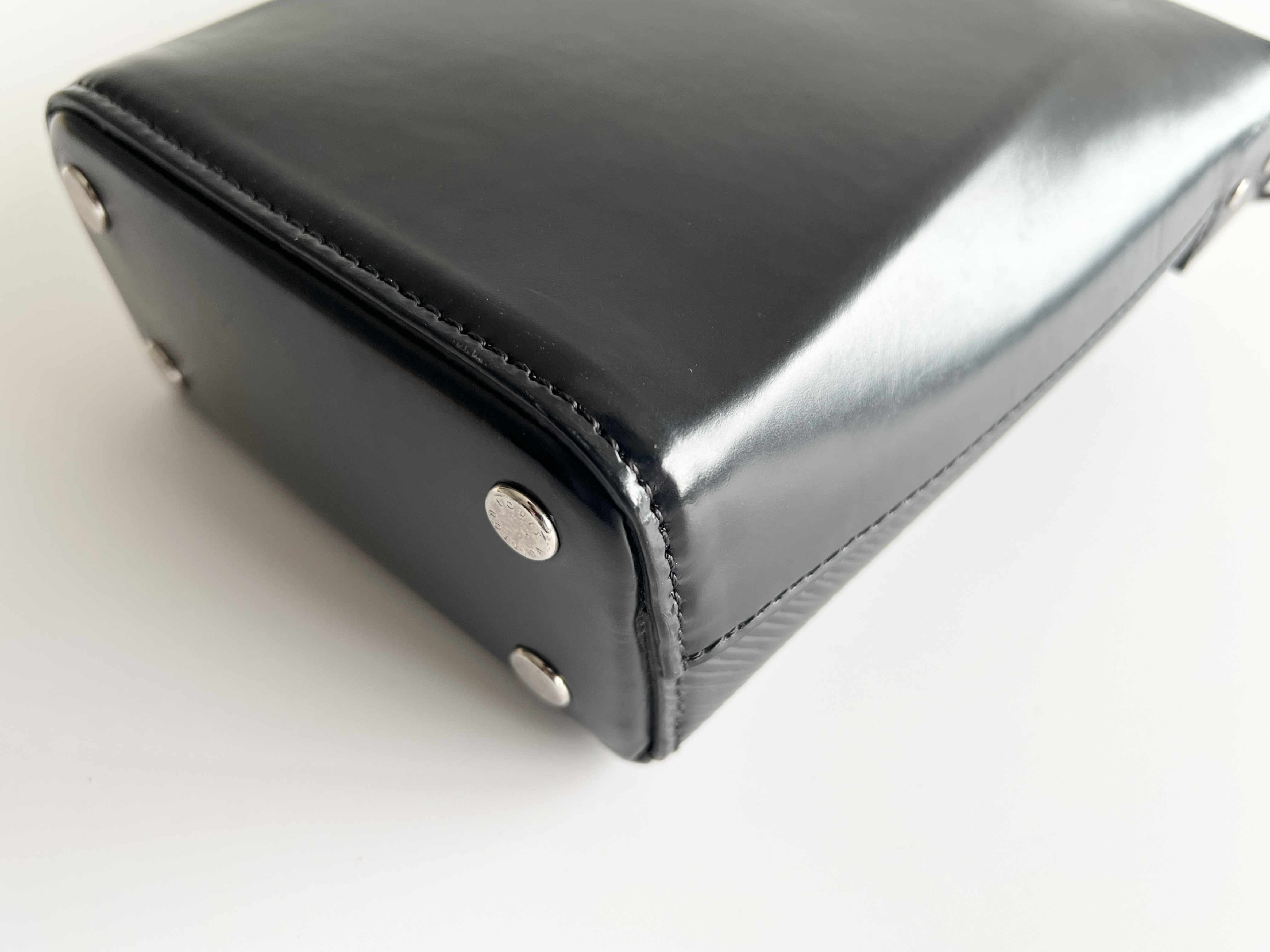 Bento Box BB Epi Logo Leather Shoulder Bag — view 13