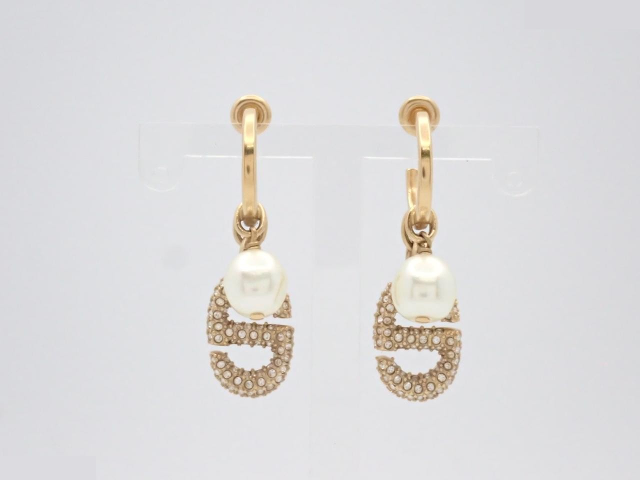 Gold earrings