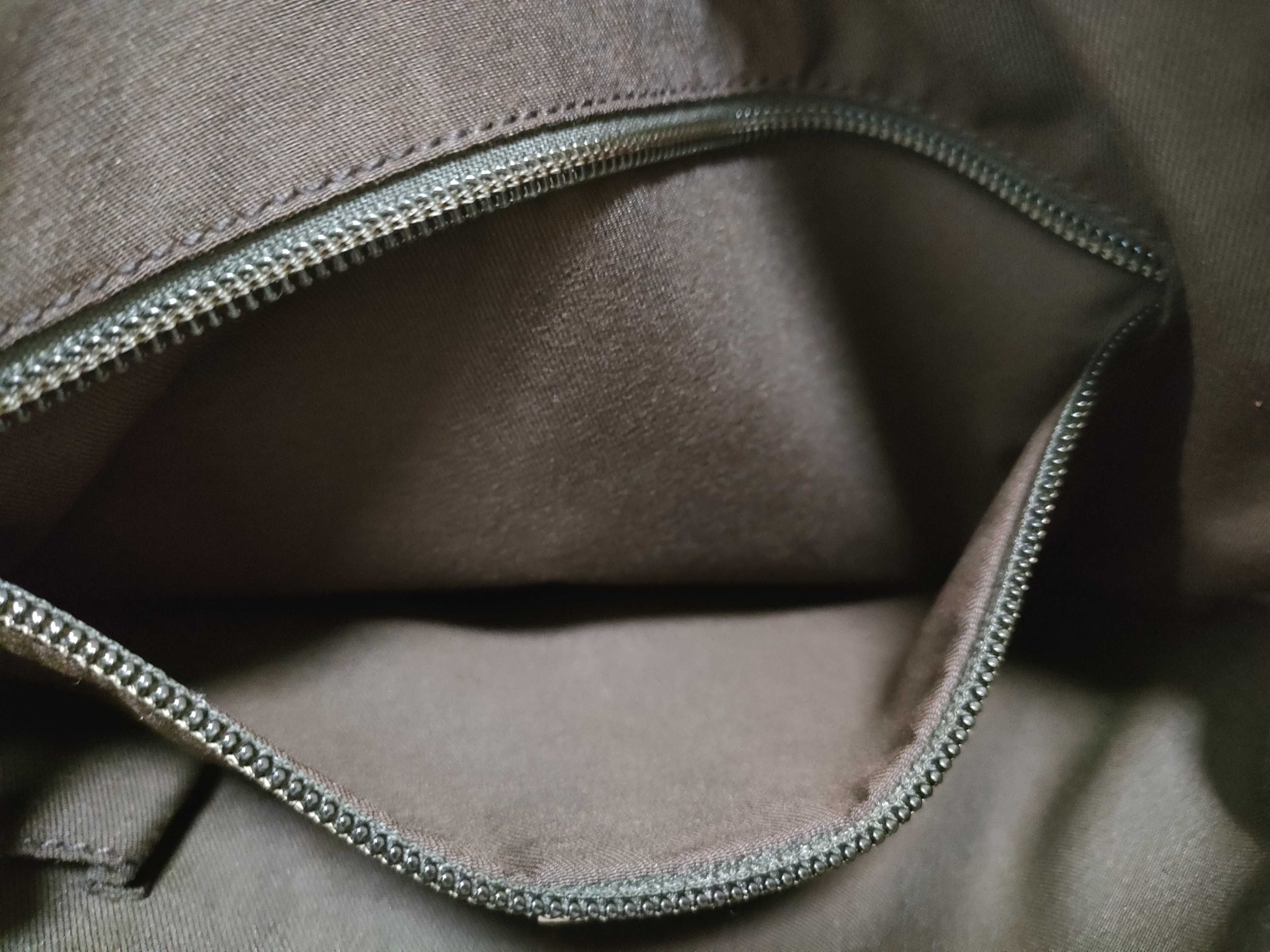 GG Canvas Shoulder Bag — view 11