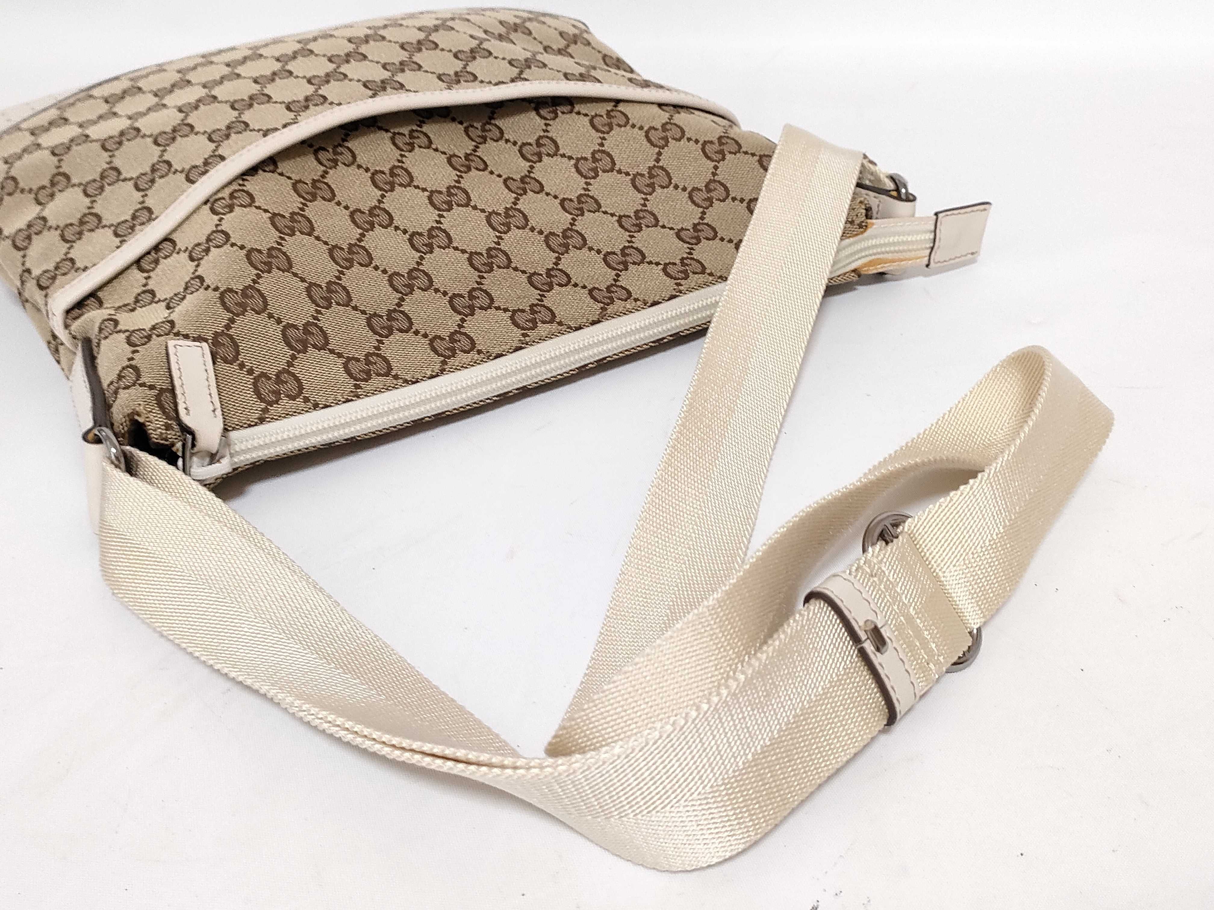 GG Canvas Shoulder Bag — view 3