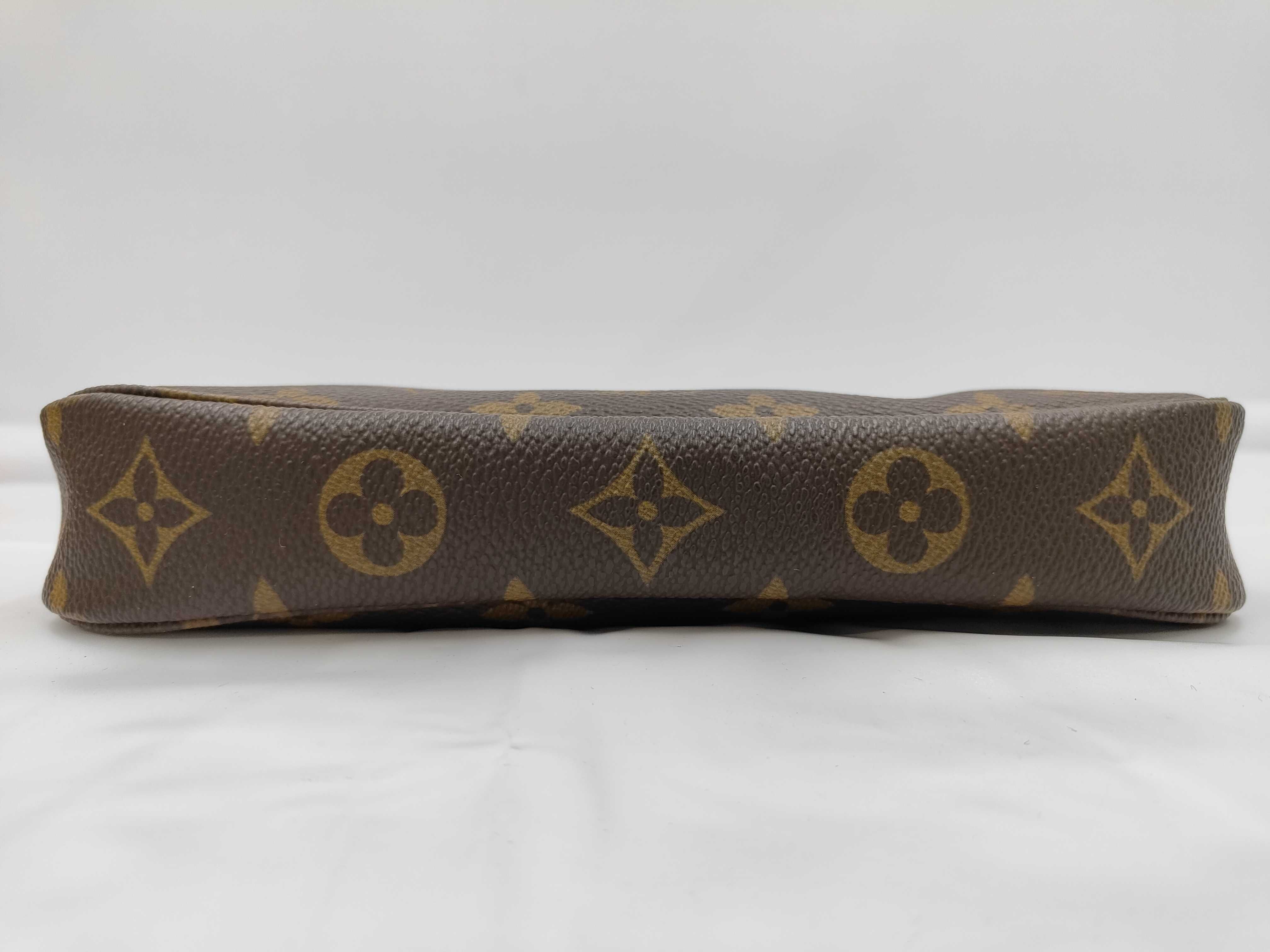 Monogram Accessoires Pouch — view 8