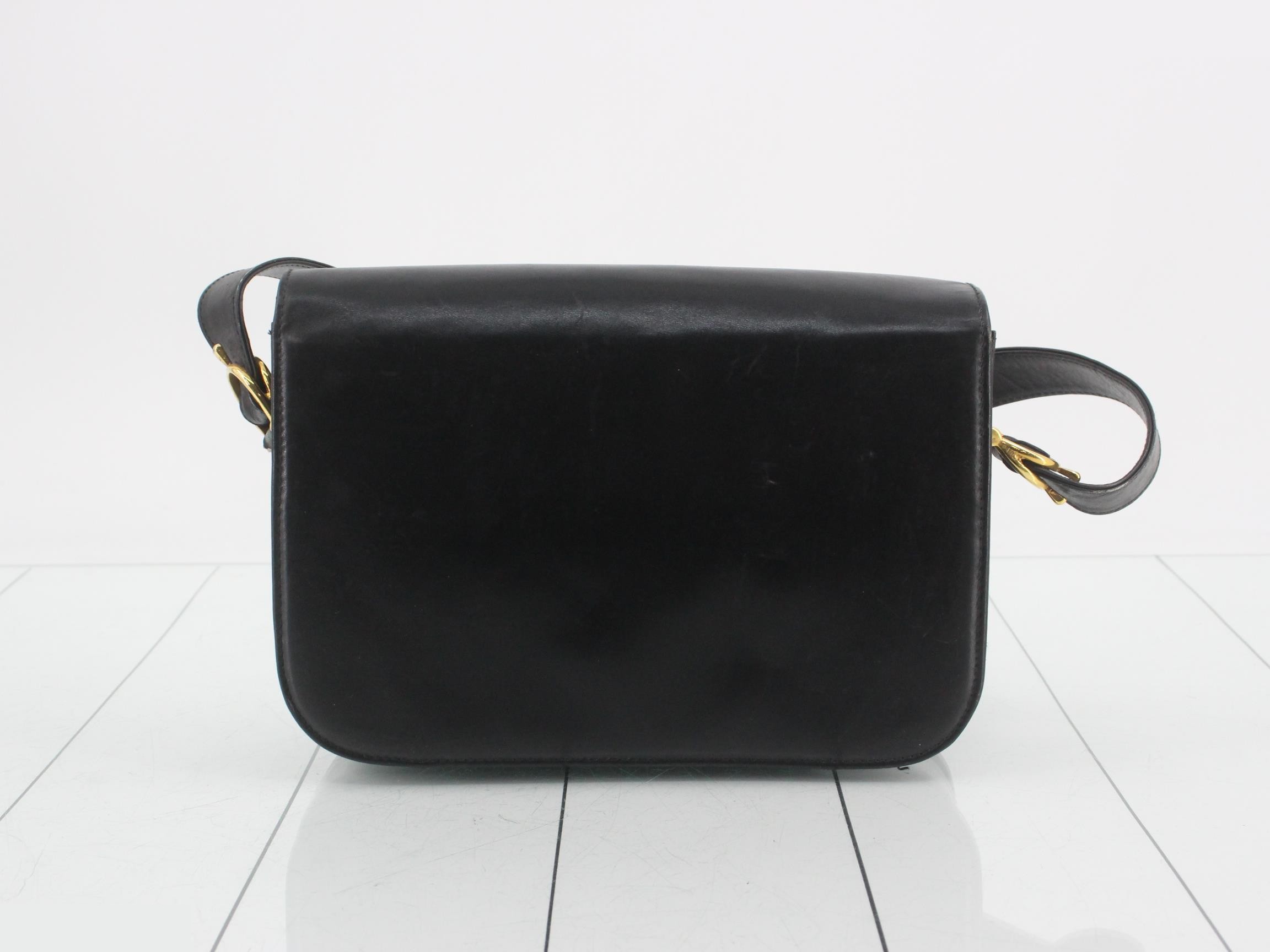 Vintage carriage hardware shoulder bag — view 2