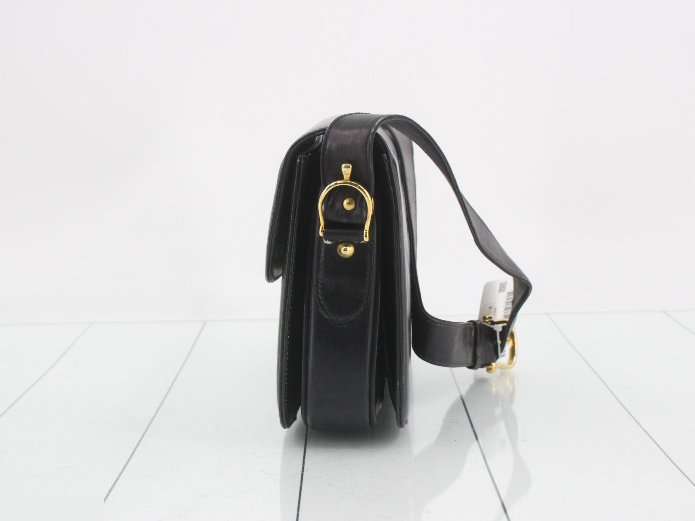 Vintage carriage hardware shoulder bag — view 3