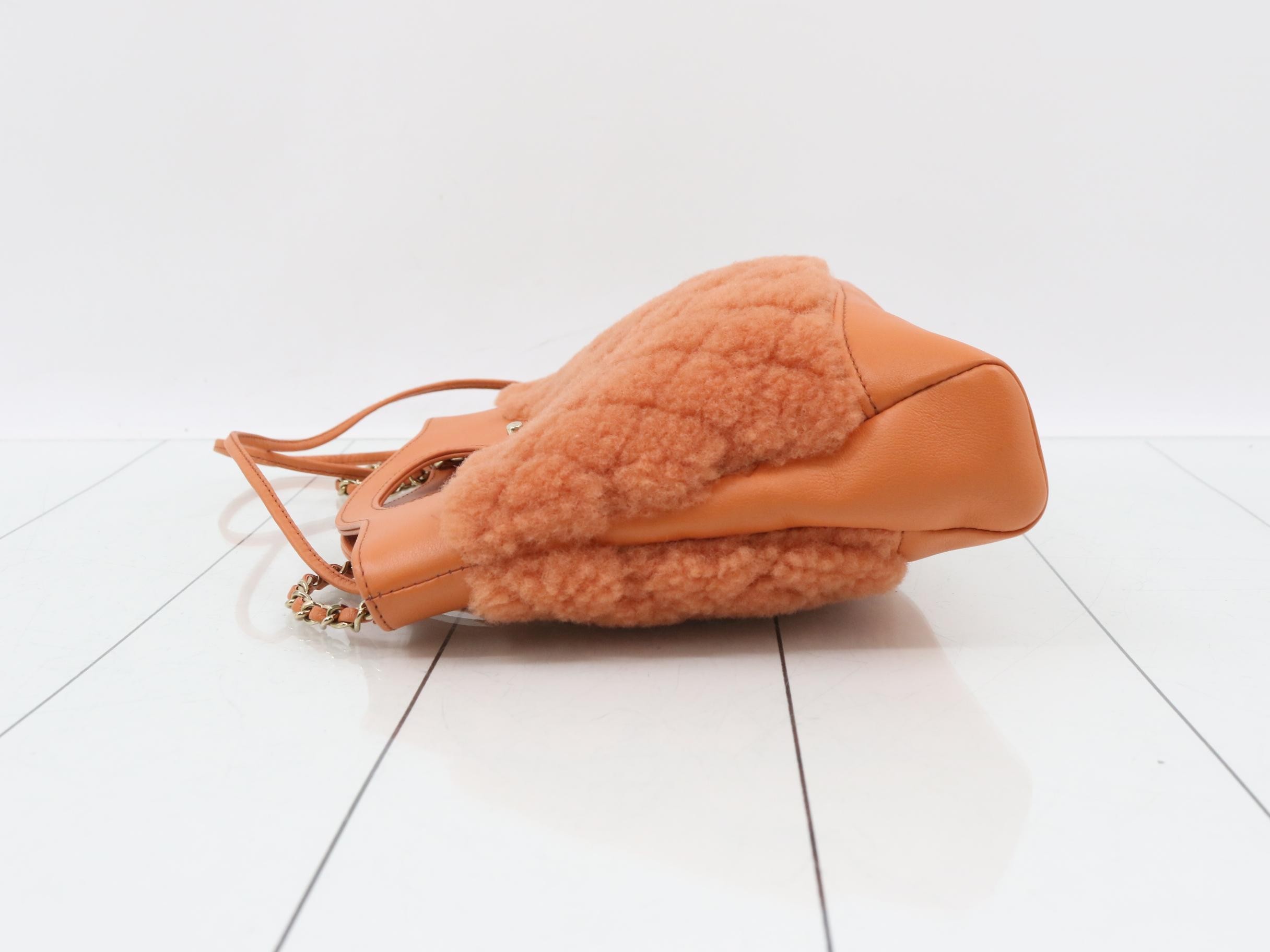 31 Matelassé Shoulder Bag — view 4