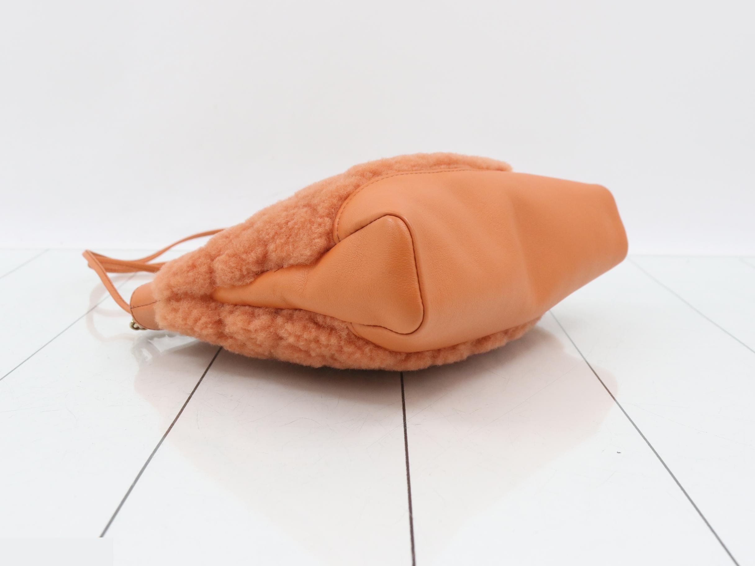 31 Matelassé Shoulder Bag — view 5