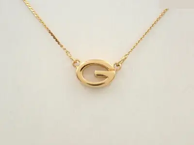 Other lines: Precious metals, necklaces, pendants, chains approximately 40cm long.