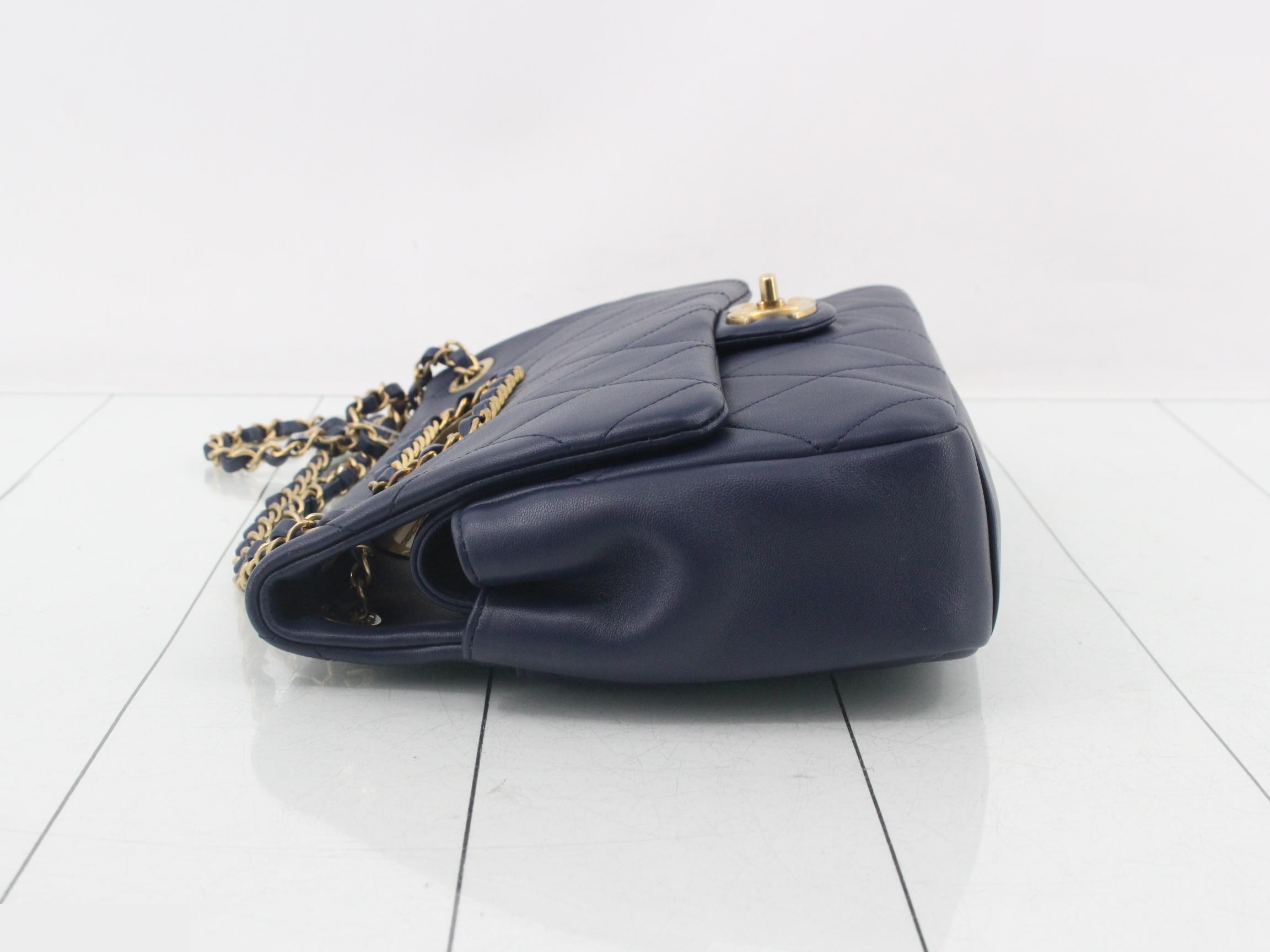 Matelassé Chain Handbag — view 4