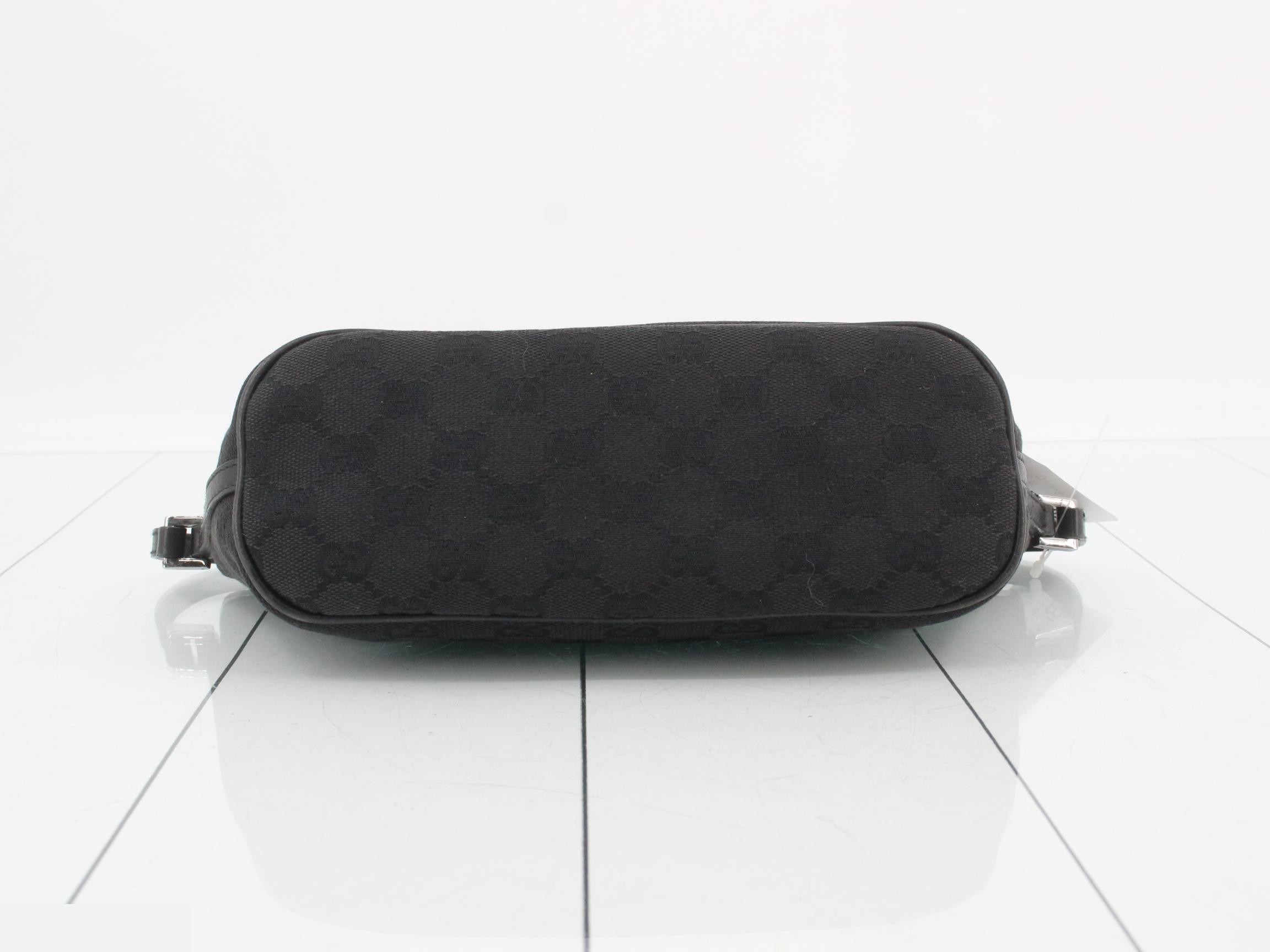 GG Canvas Accessoires Pouch — view 3