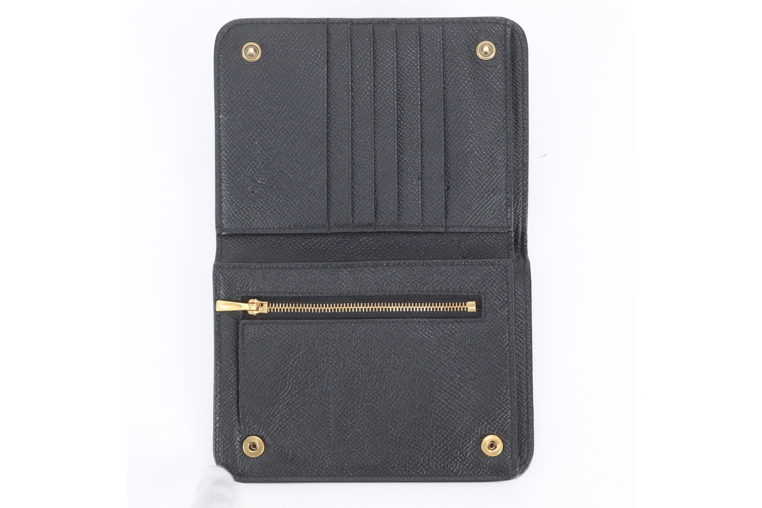 BB Medium Wallet 601464 Leather Bi-fold Wallet — view 6