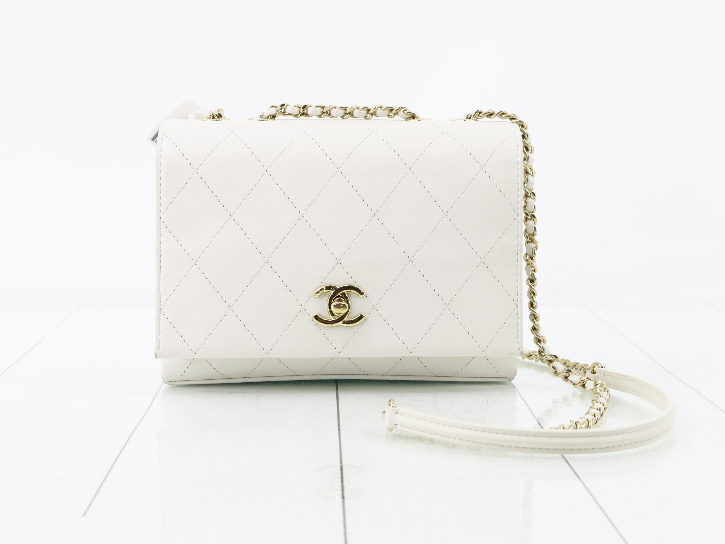Matelassé Shoulder Bag