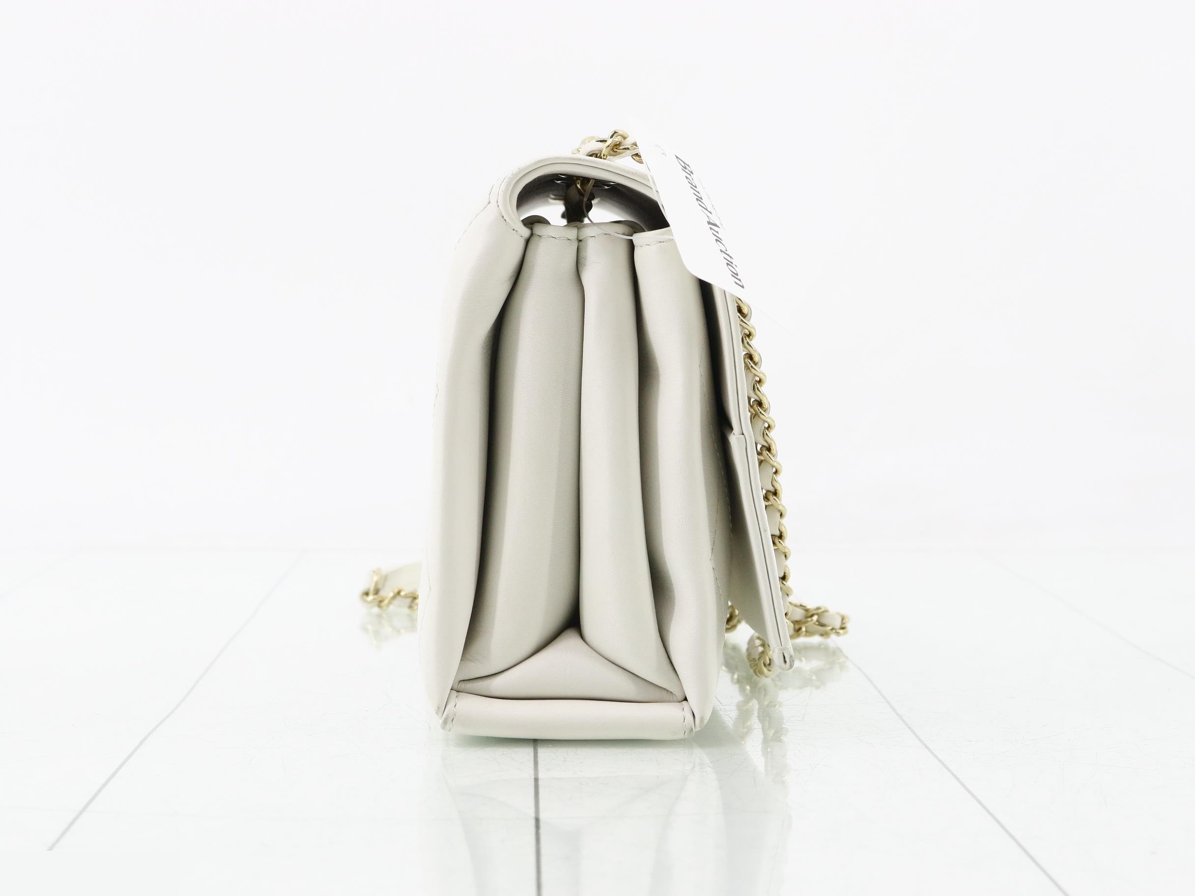 Matelassé Shoulder Bag — view 4