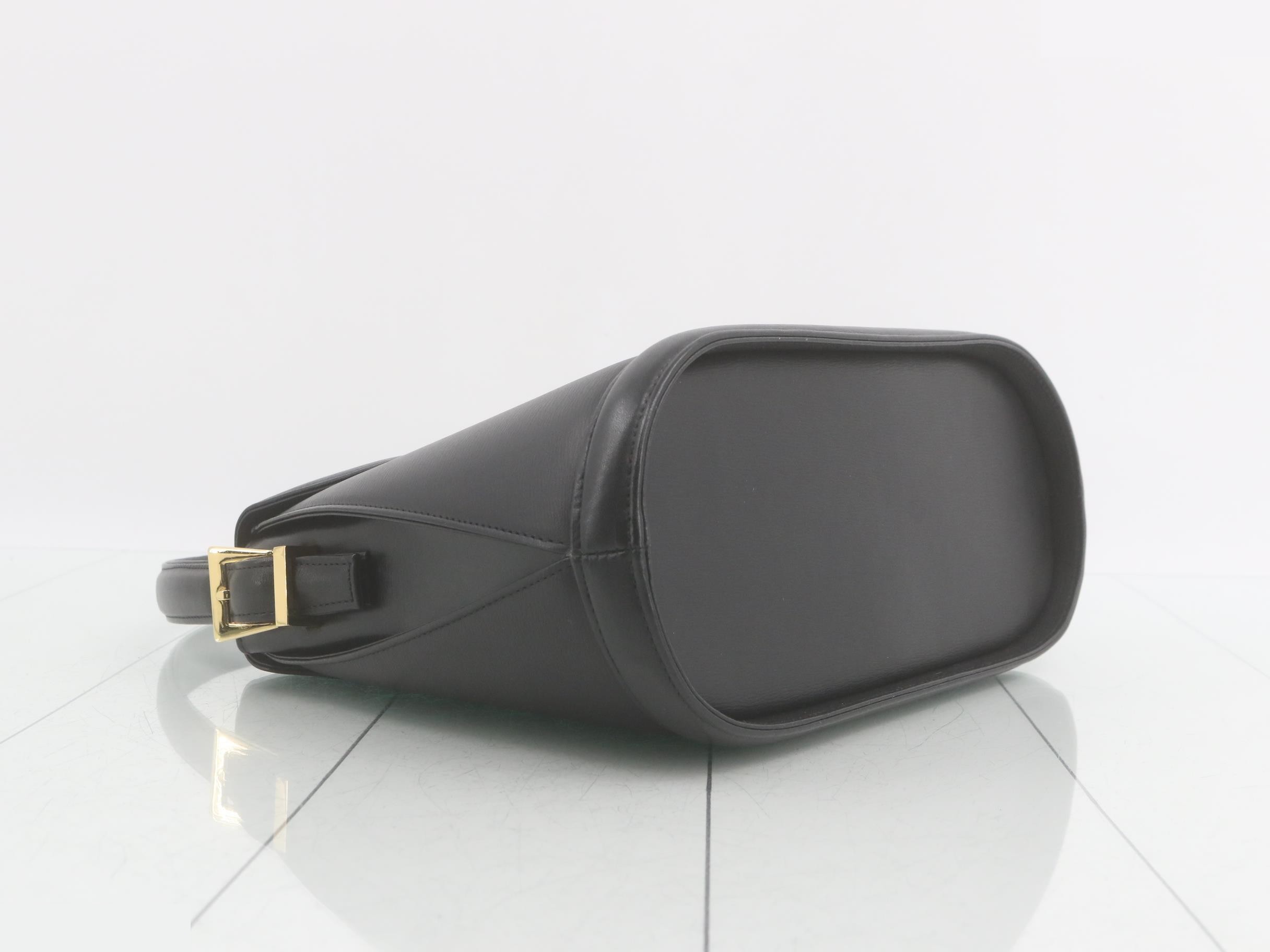 Other lines: 2-way bag with long strap, leather, black, Garavani — view 5