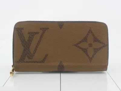 Zippy Wallet Monogram Giant Long Wallet