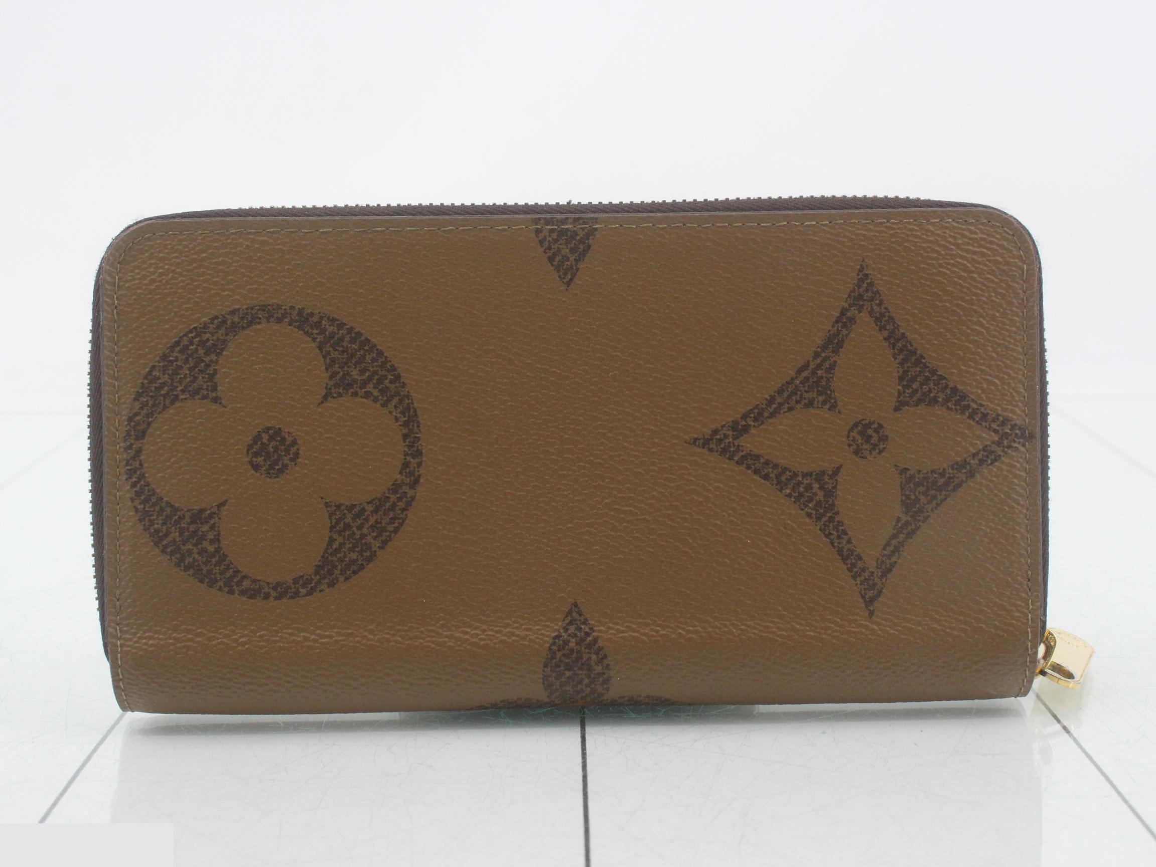Zippy Wallet Monogram Giant Long Wallet — view 2
