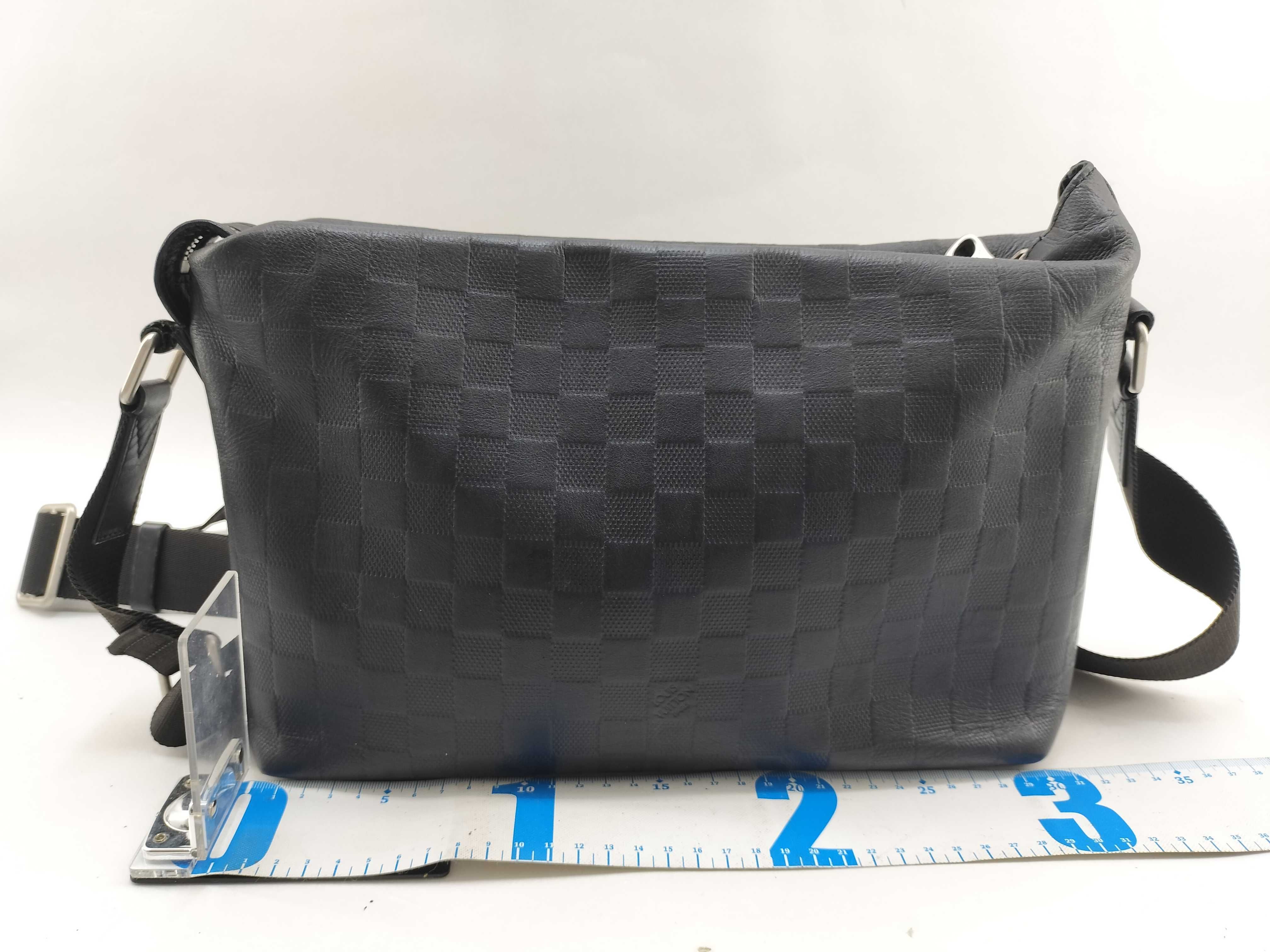 Damier Infini Vuitton Discovery Messenger Shoulder Bag — view 2