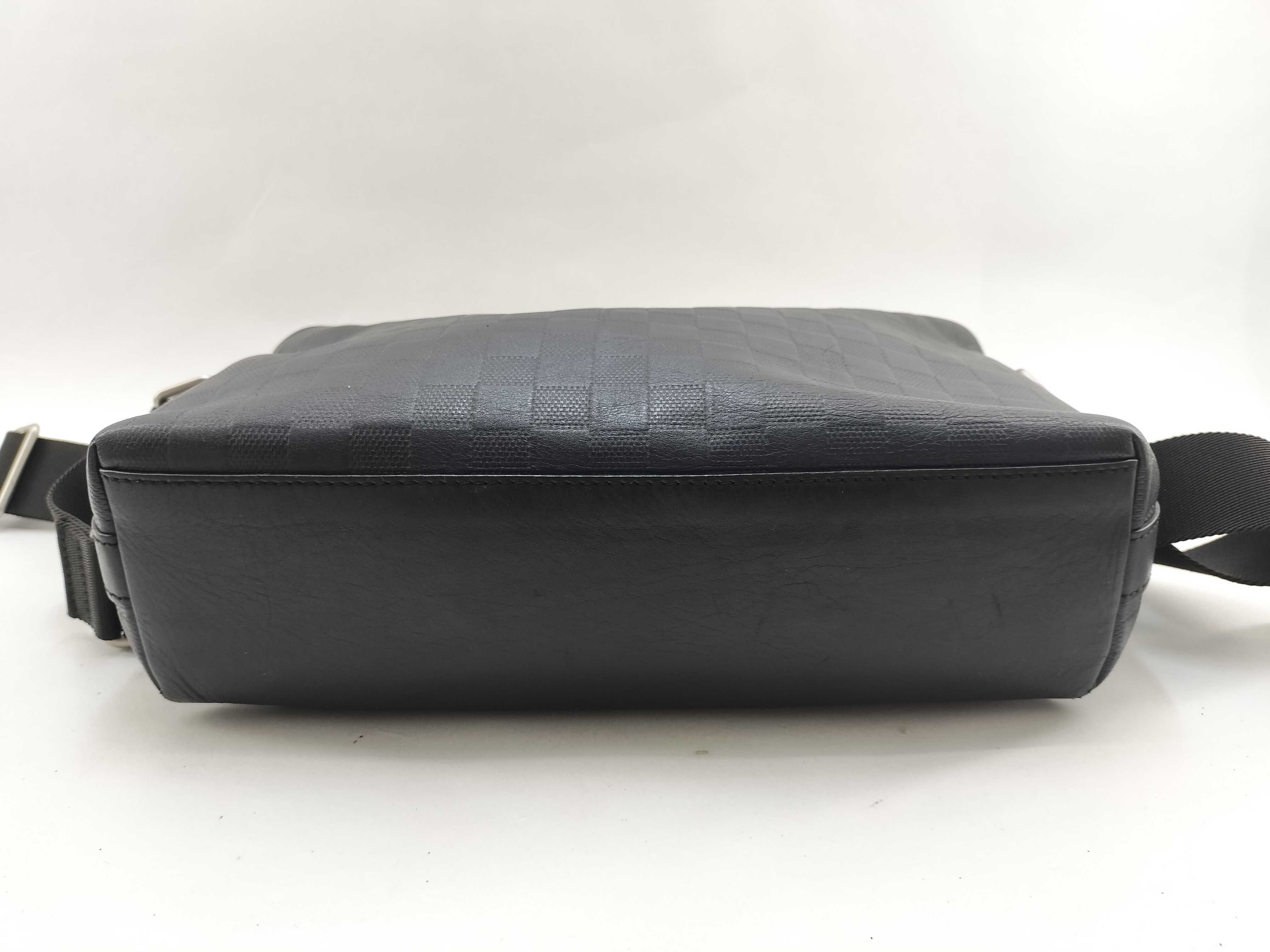 Damier Infini Vuitton Discovery Messenger Shoulder Bag — view 3