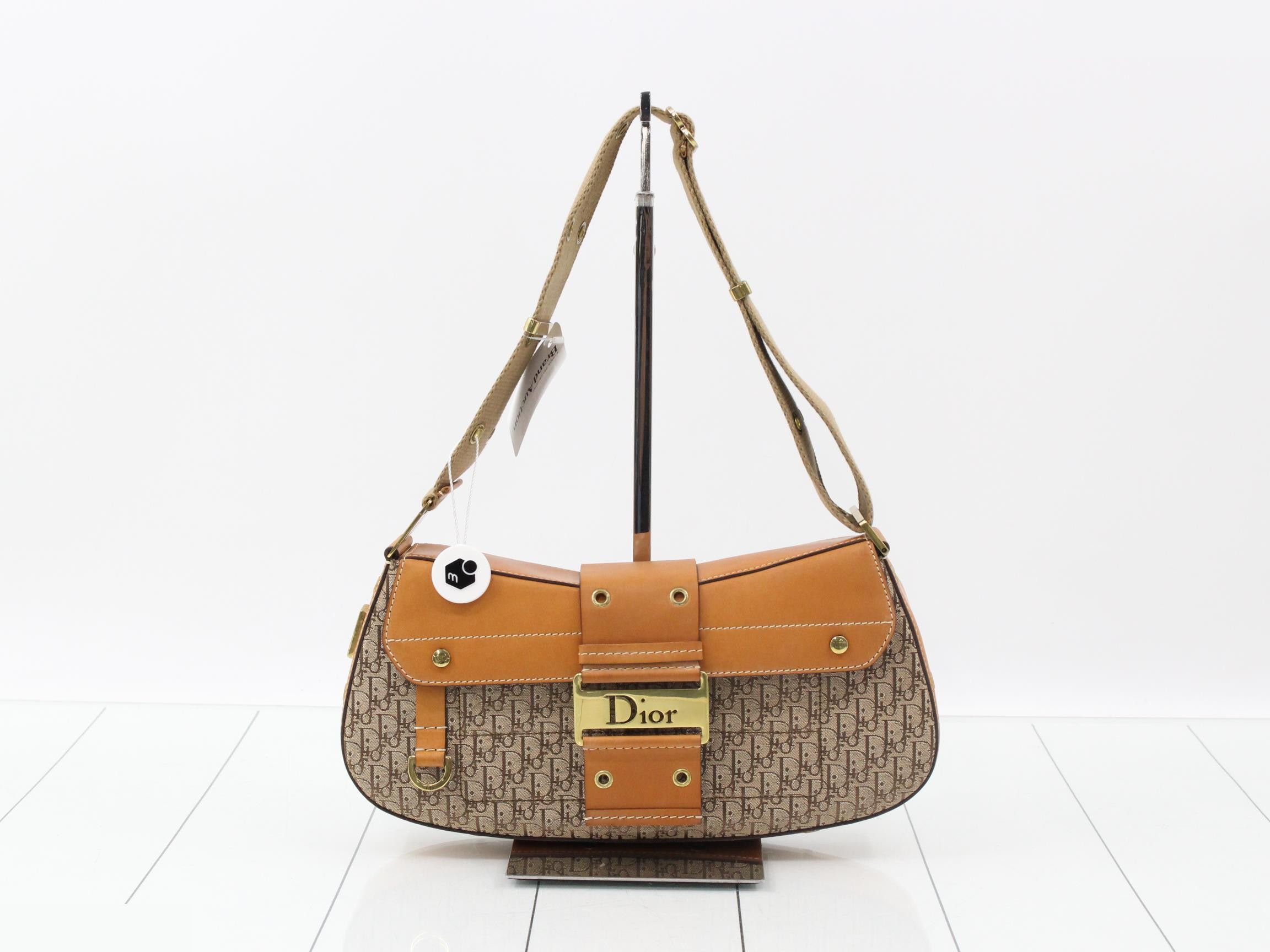 Trotter Street Chic Shoulder Bag