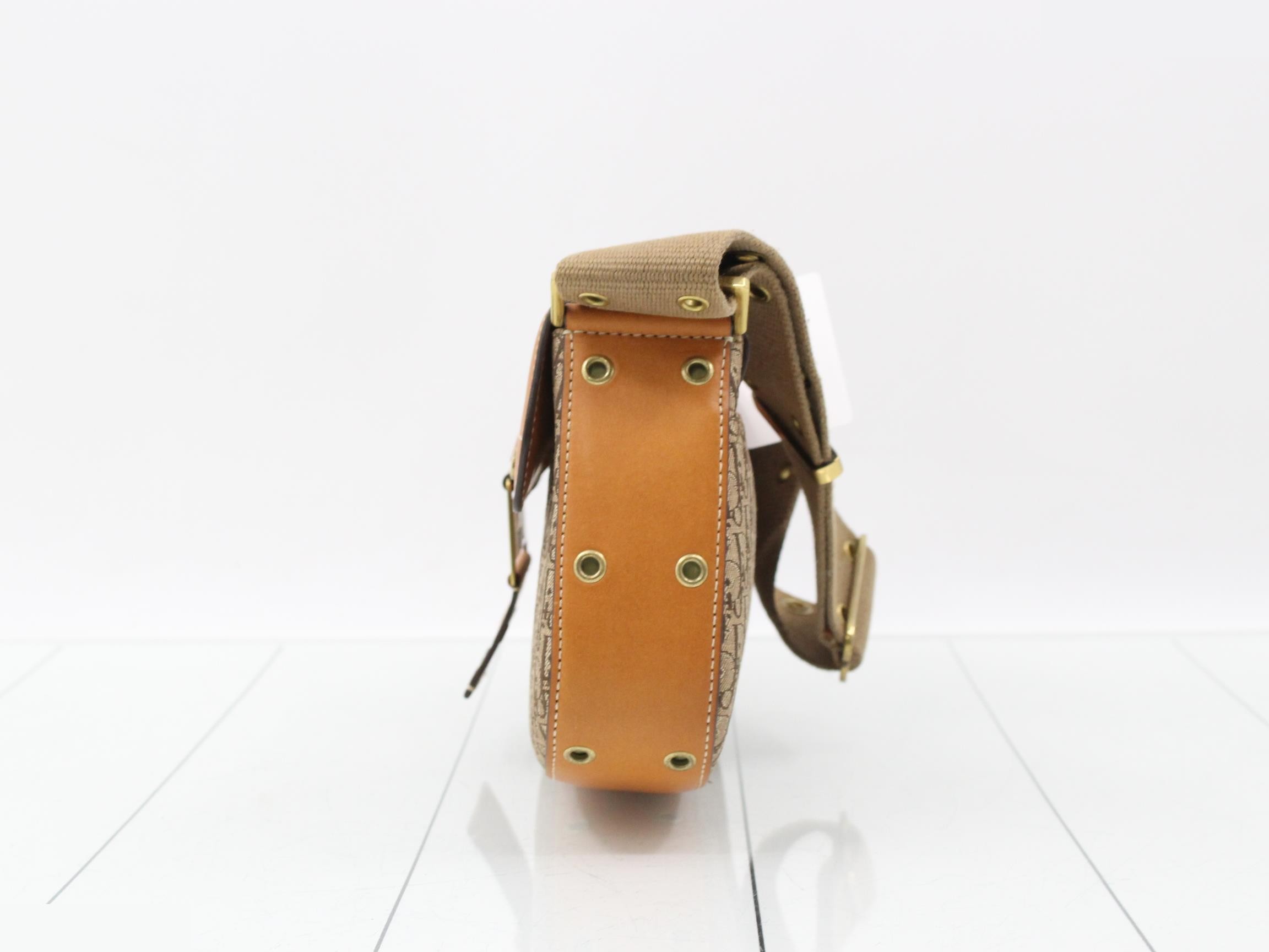 Trotter Street Chic Shoulder Bag — view 3