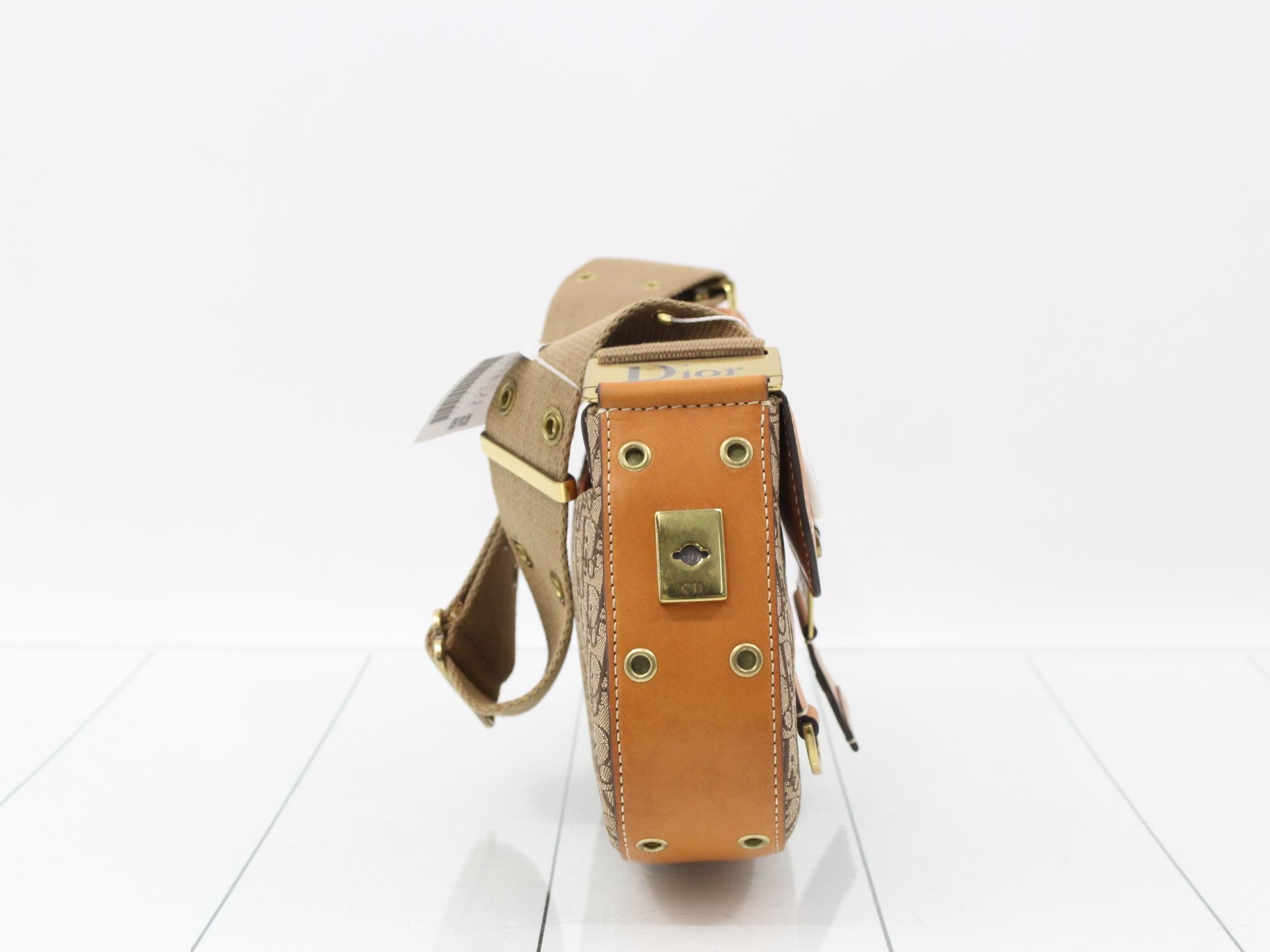 Trotter Street Chic Shoulder Bag — view 4