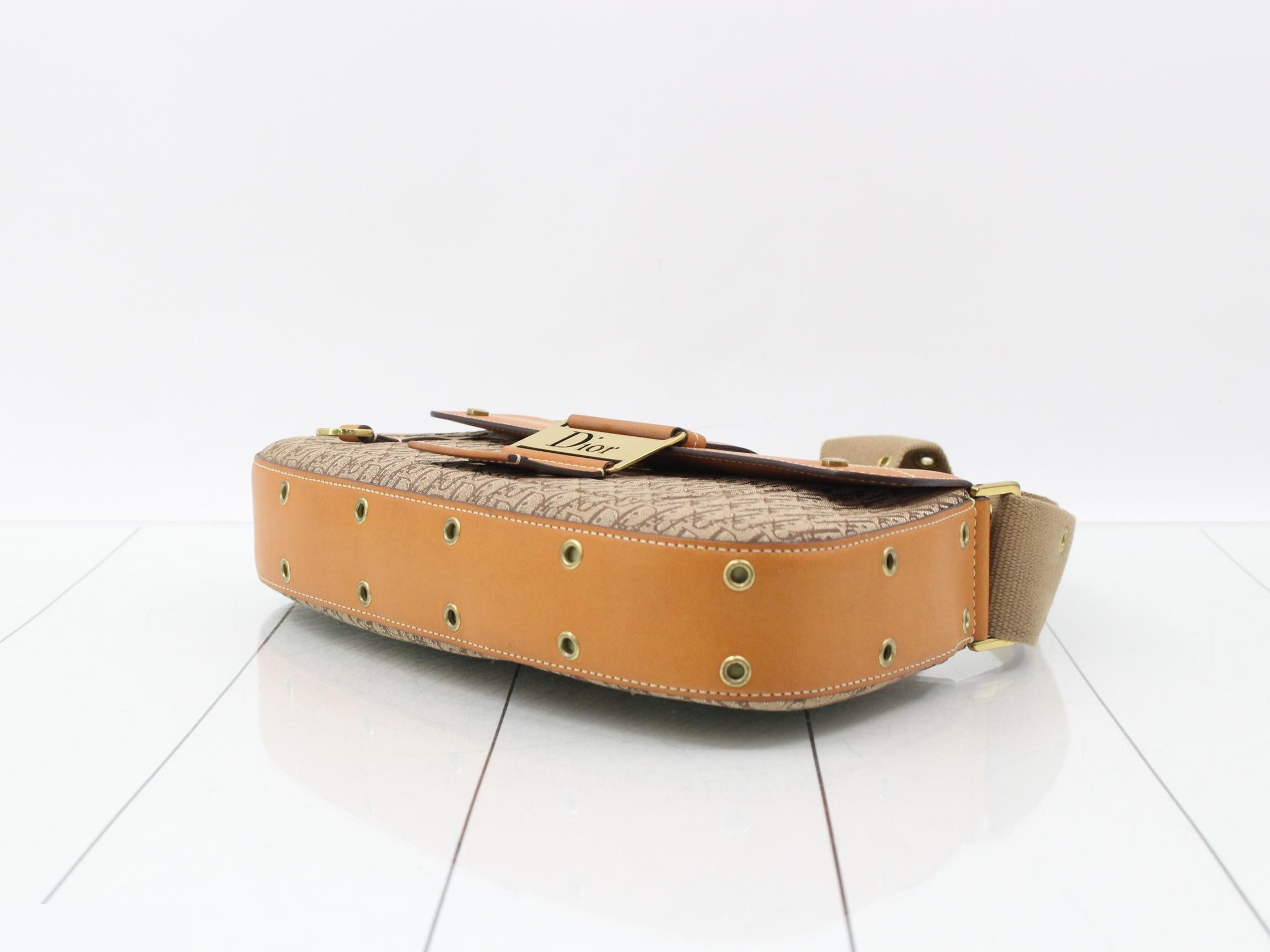 Trotter Street Chic Shoulder Bag — view 6