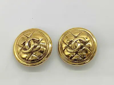 Coco Mark Quilted Round Earrings