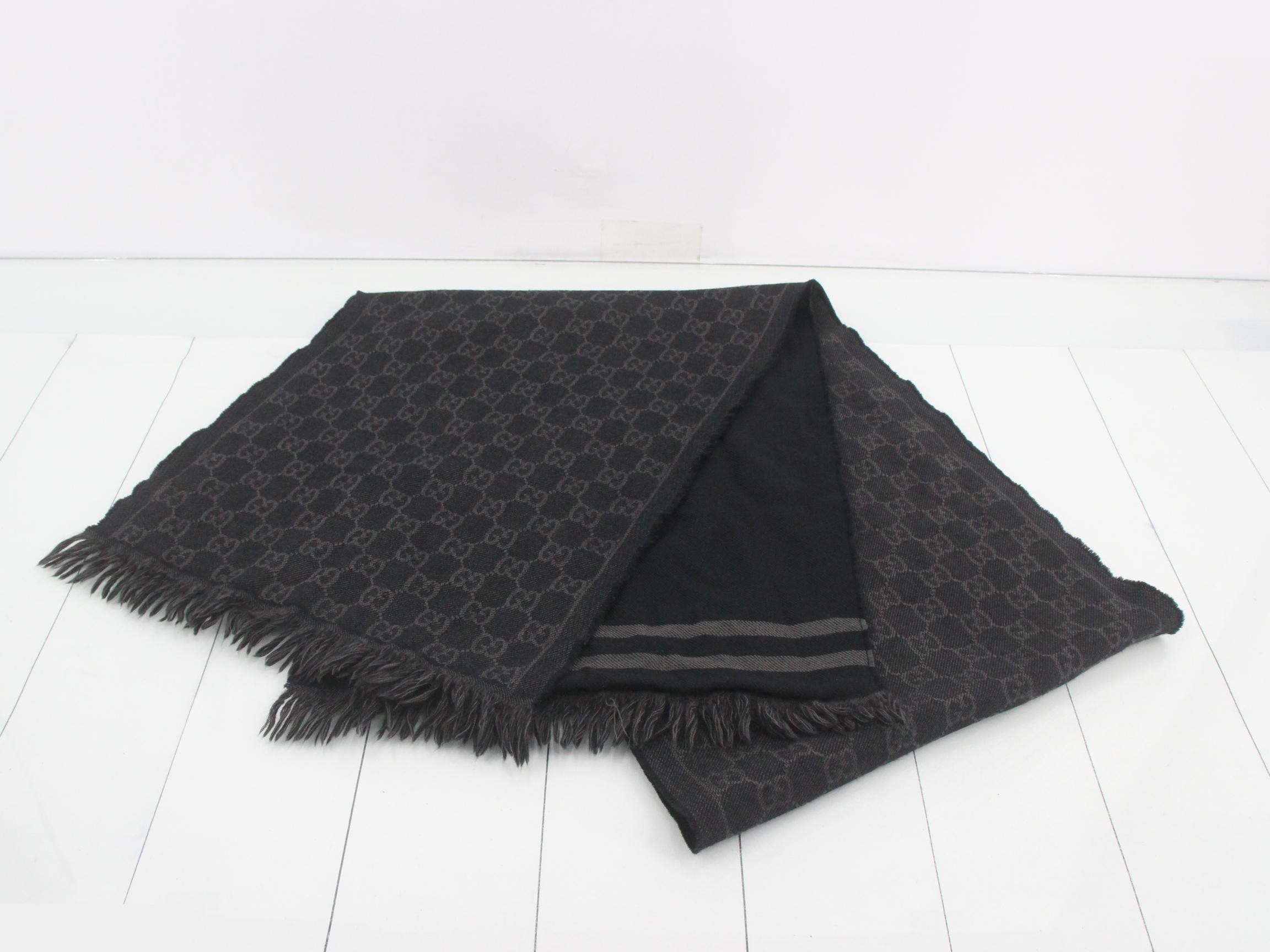 muffler — view 2