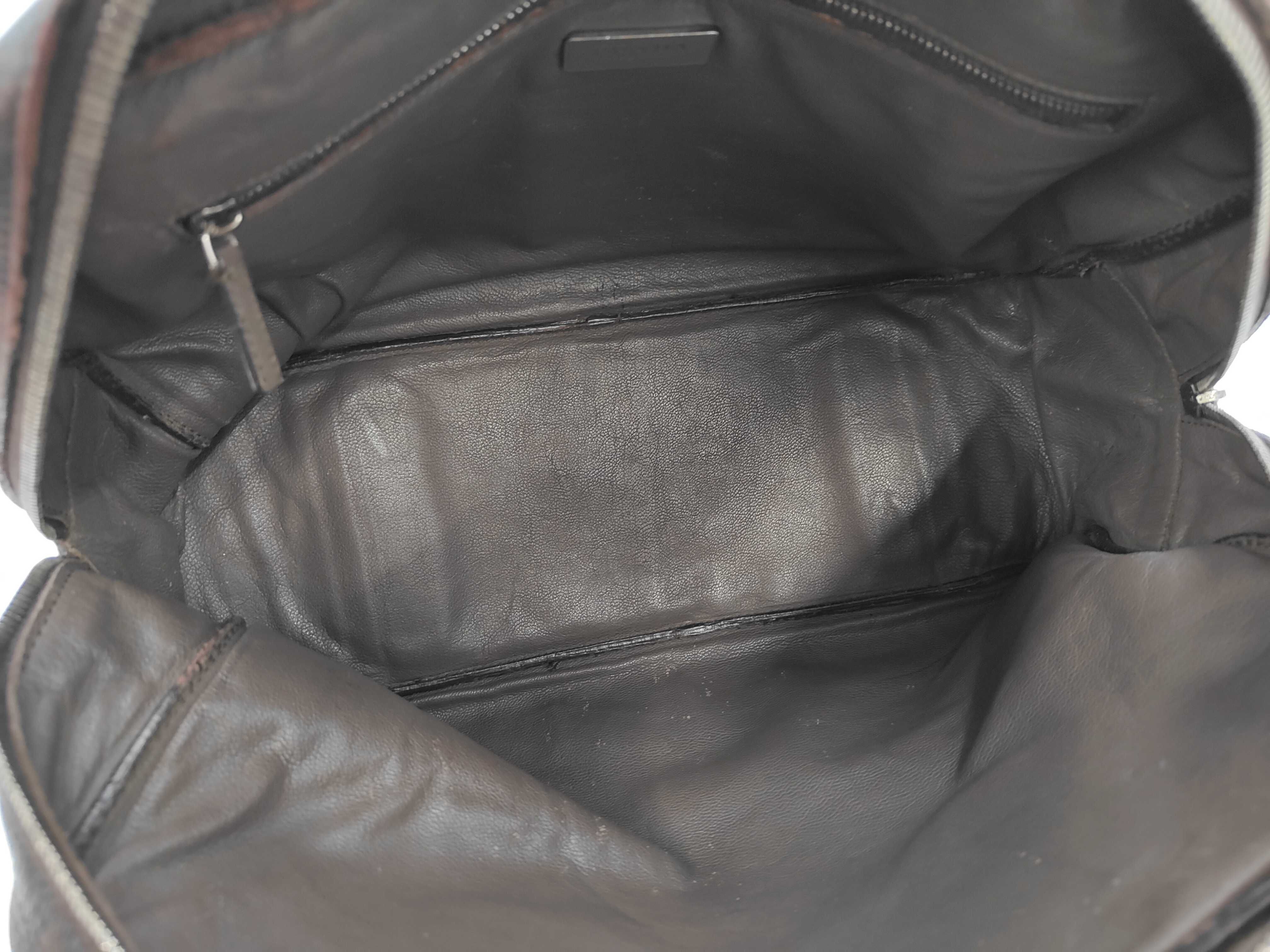 Boston bag (with some wear and tear) — view 11