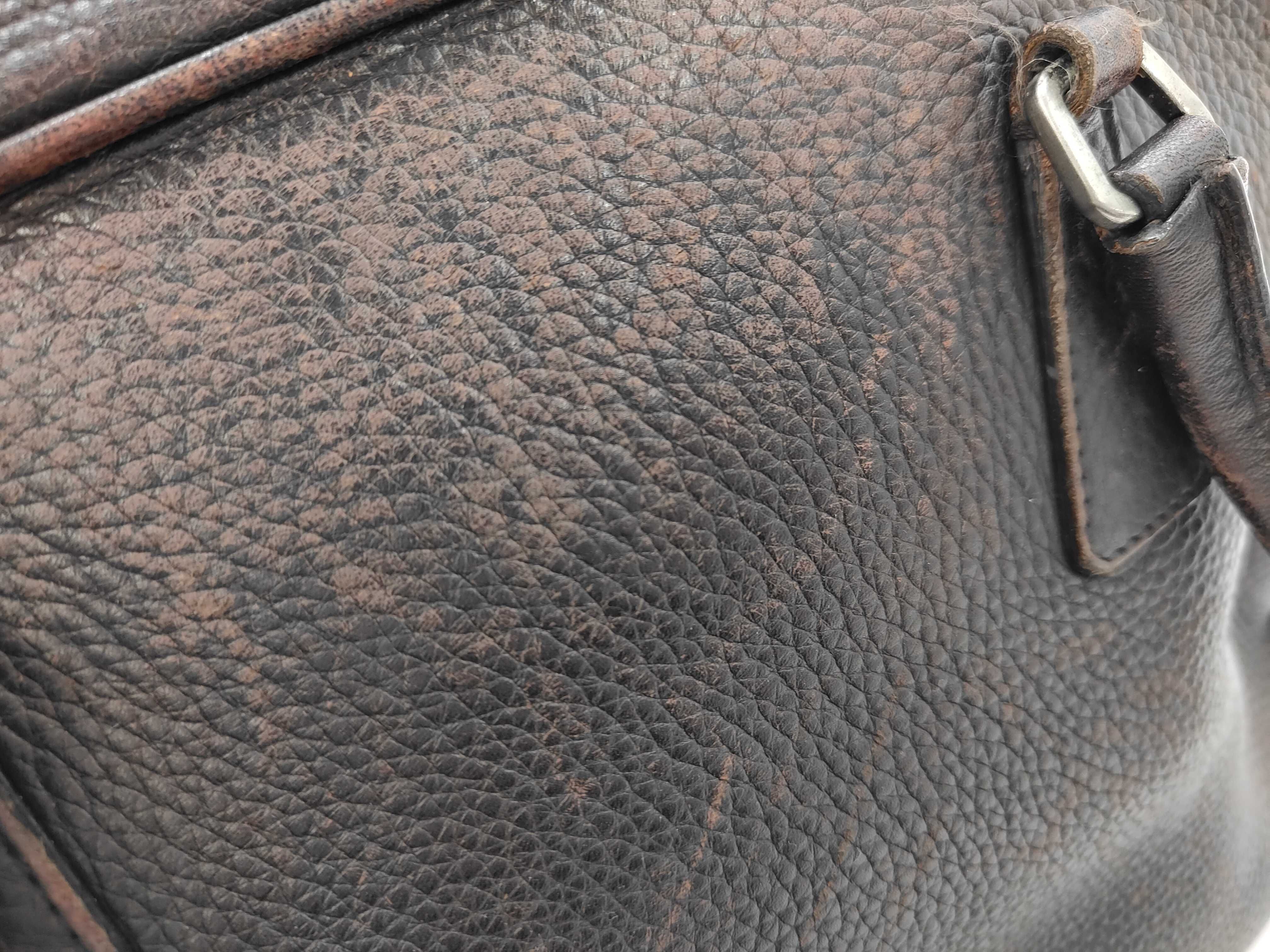 Boston bag (with some wear and tear) — view 10