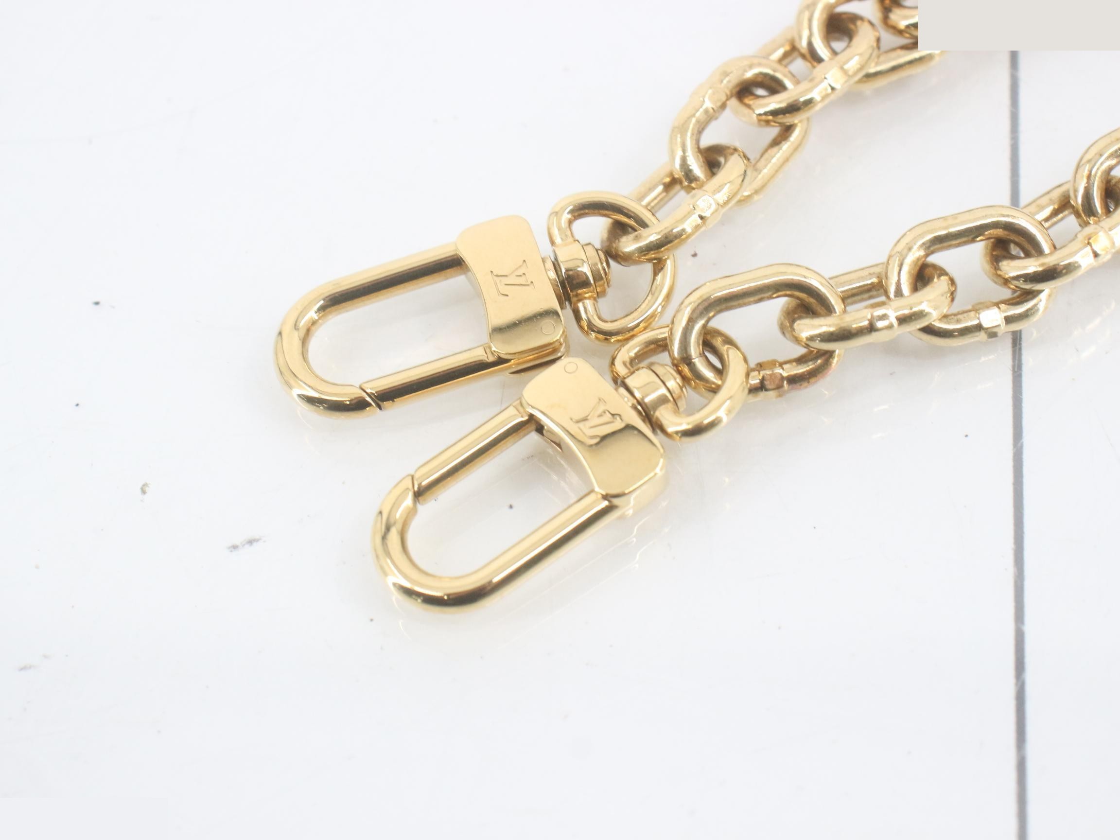 Shoulder strap for trunk clutch — view 3