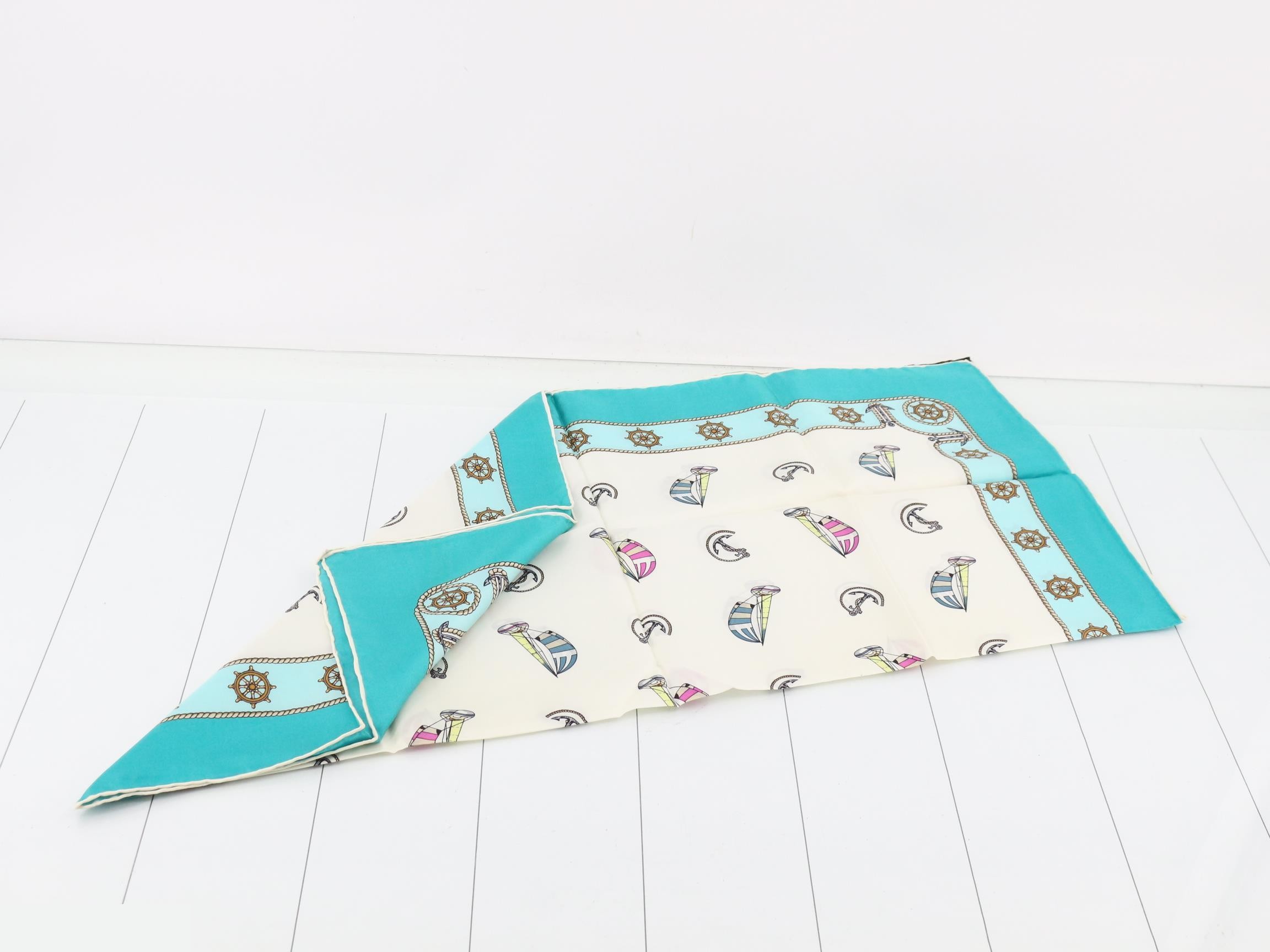Other line small items/accessories/scarves unused — view 3