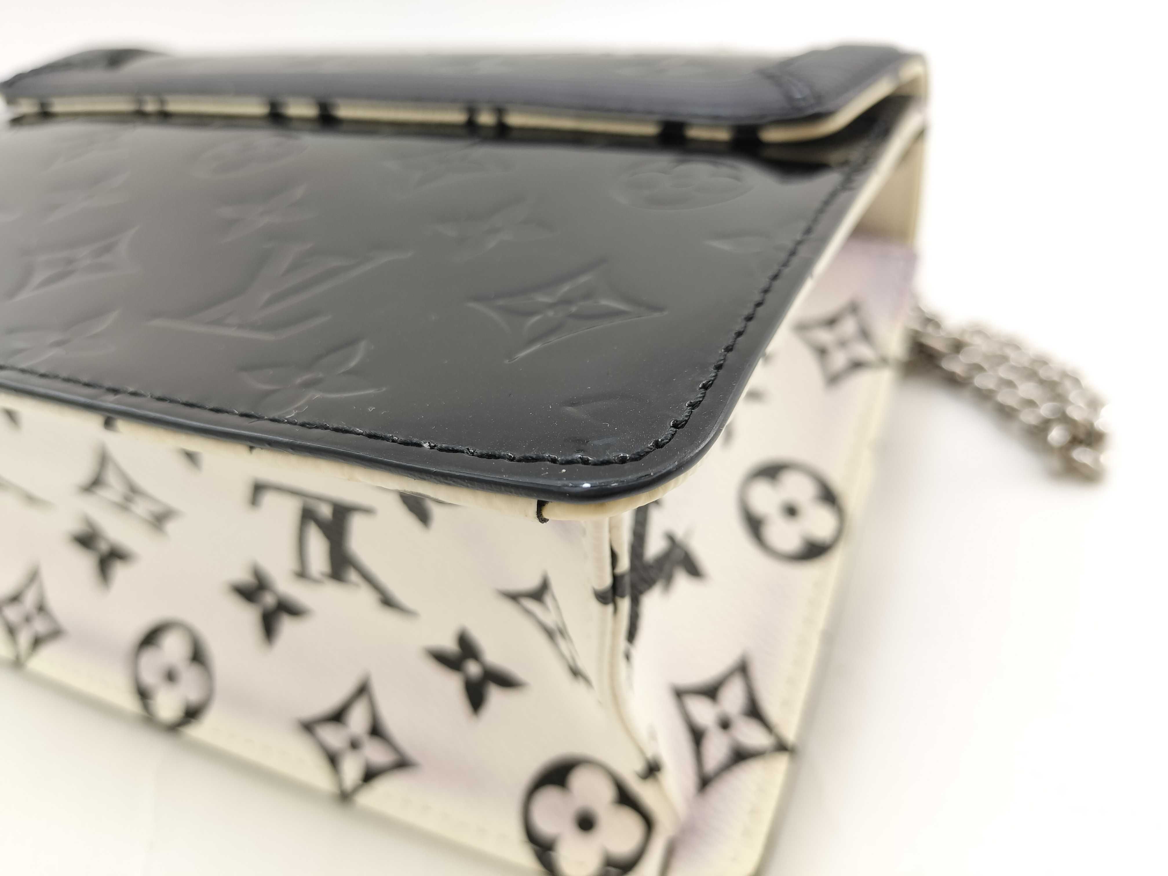 Vernis Louis Vuitton Vernis Winewood PM Shoulder Bag — view 6