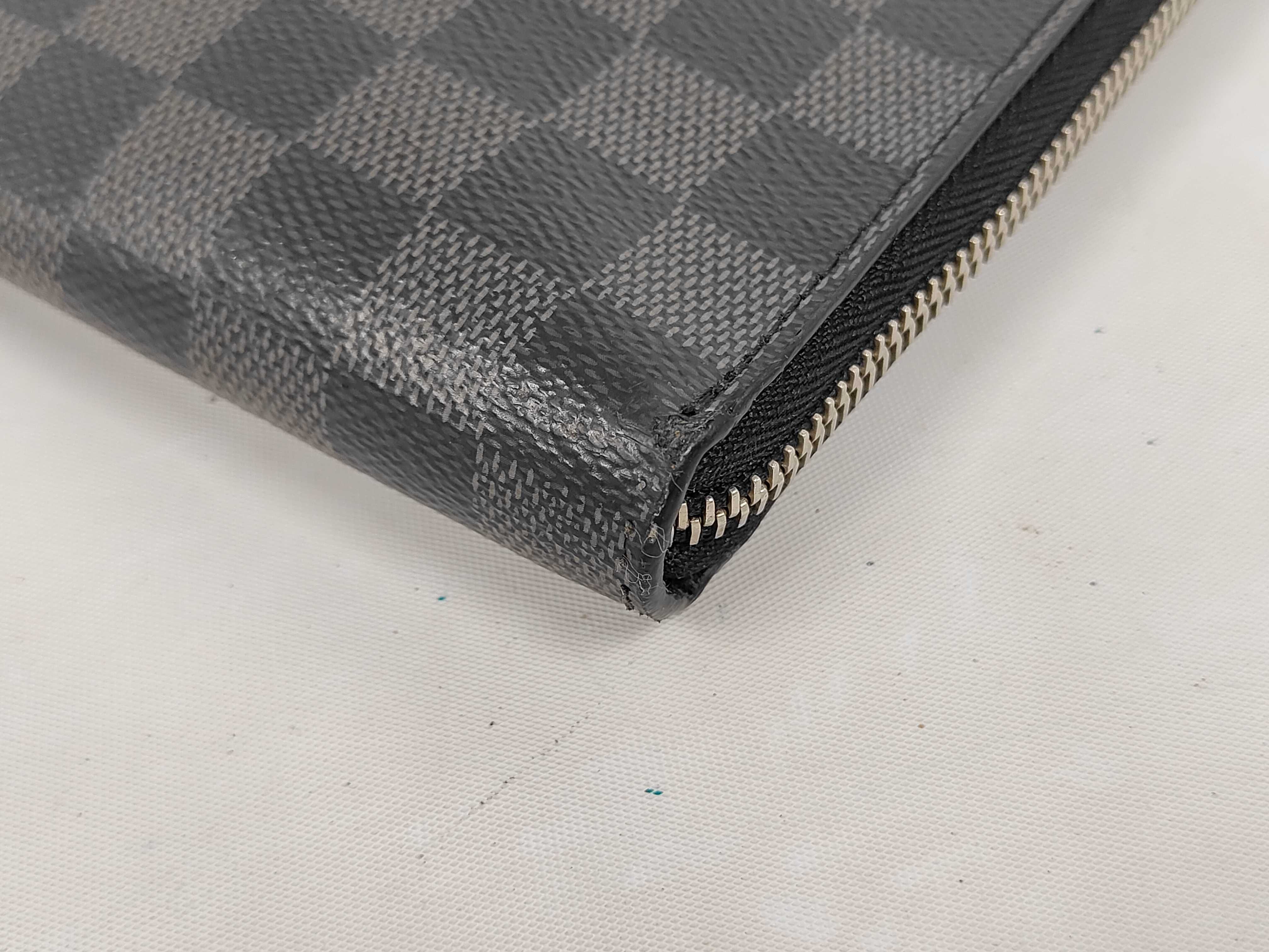Damier Graphite Pochette Jour GM Clutch N64437 Clutch Bag — view 4