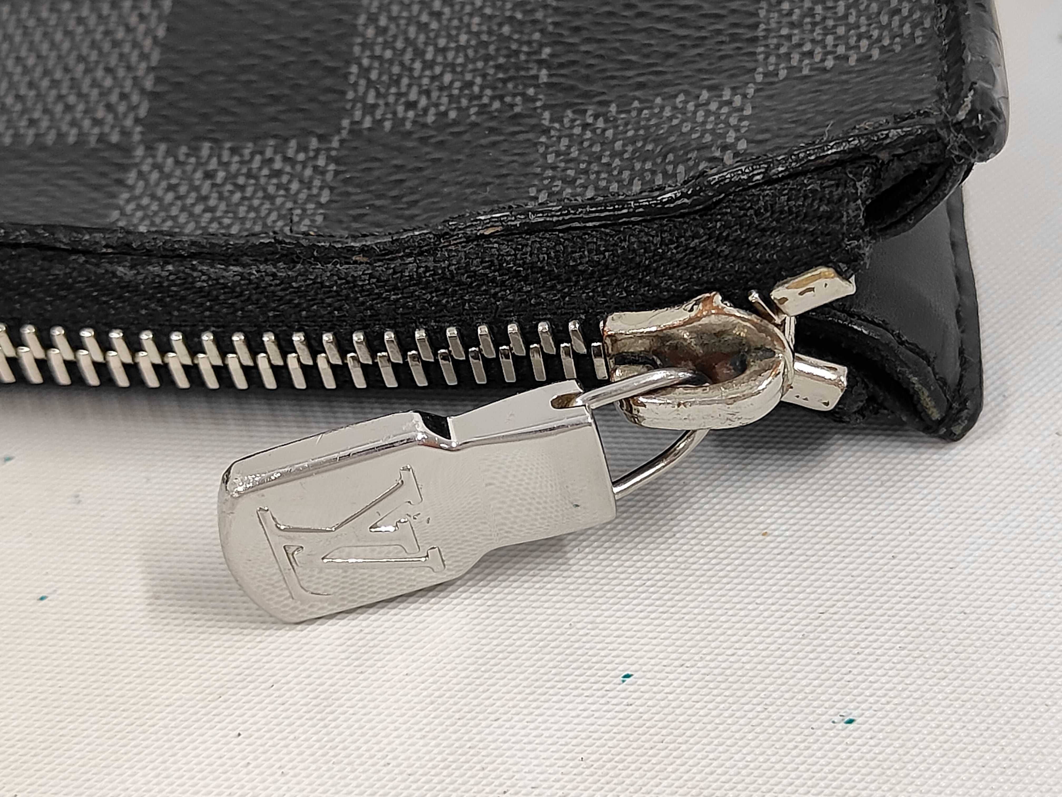 Damier Graphite Pochette Jour GM Clutch N64437 Clutch Bag — view 5
