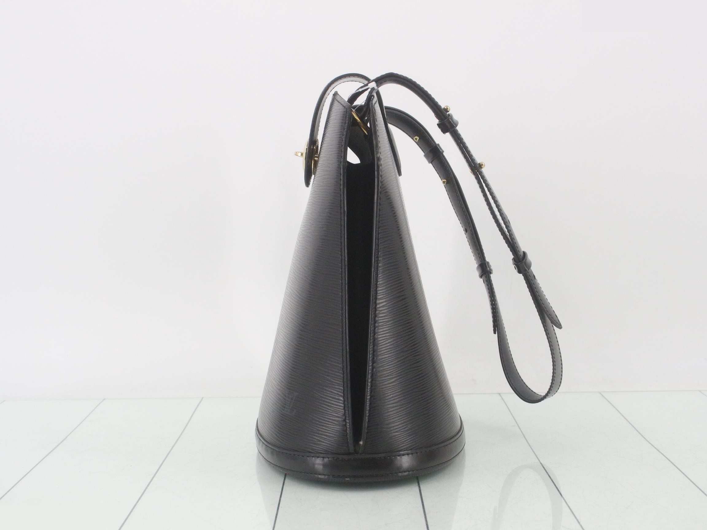 Epi Cluny Noir Shoulder Bag — view 3